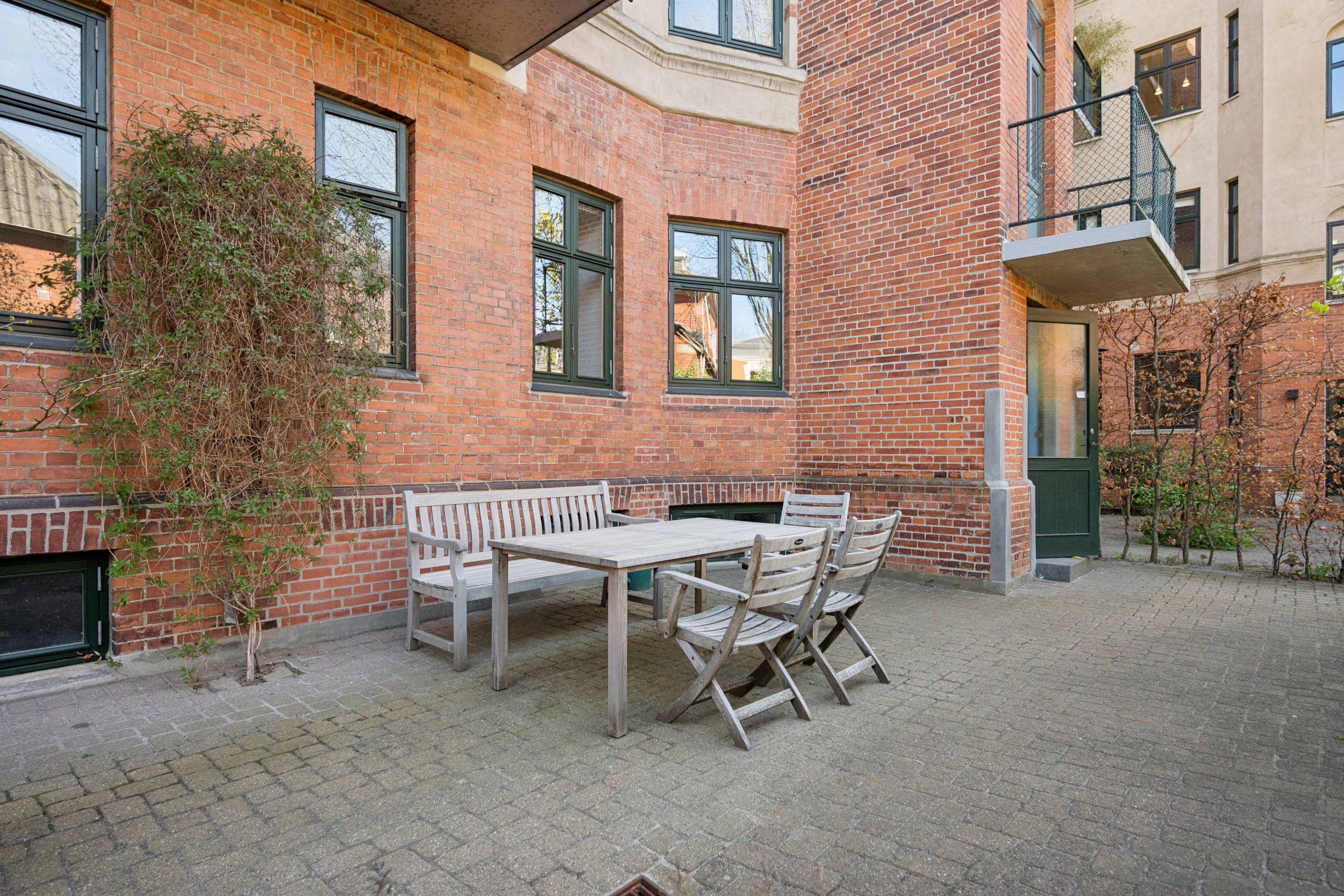 Fremhævet andet billede i fuldskærmstilstand. Billede af Kochsvej 6, st.. tv., 1812 Frederiksberg C