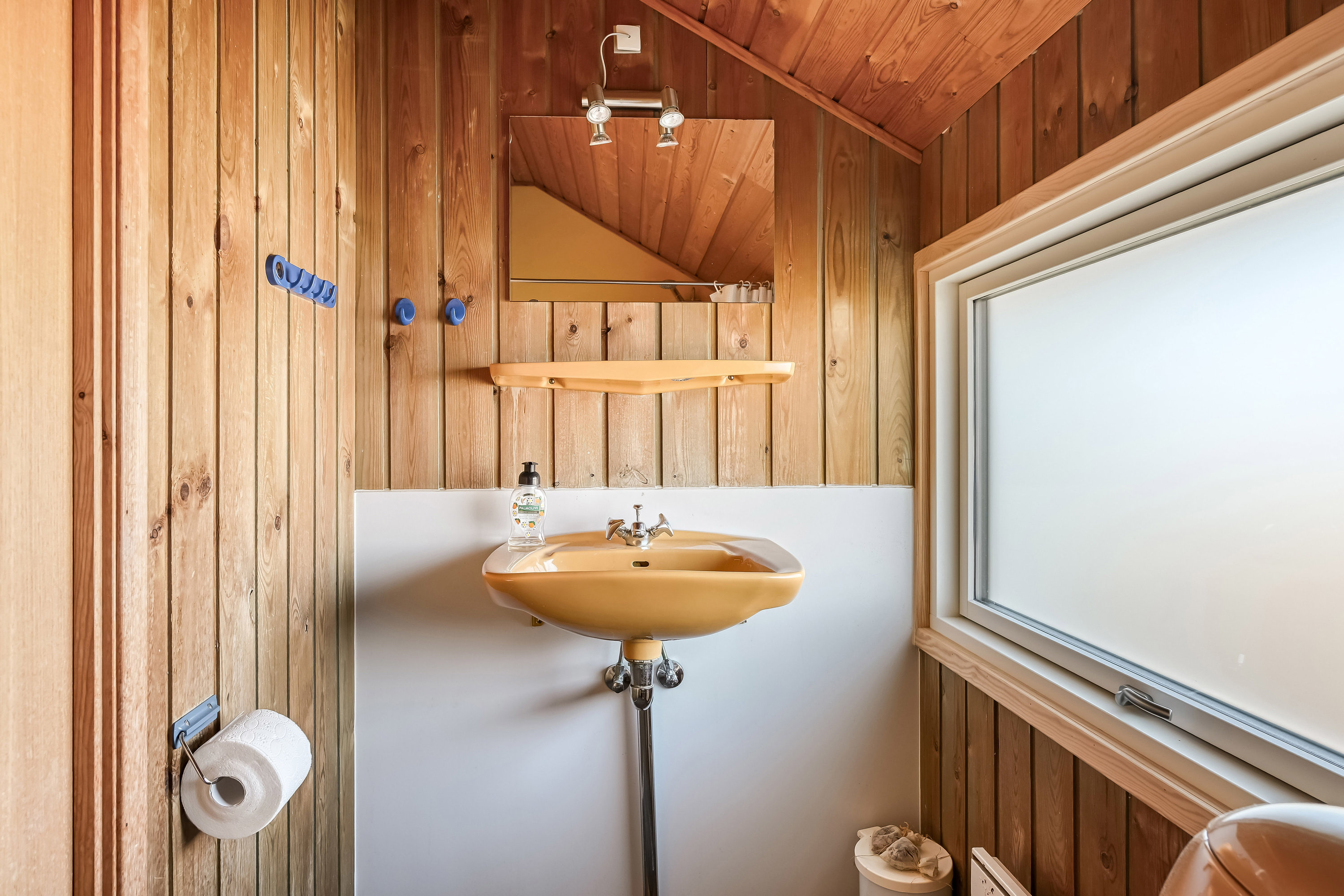 Fremhævet toilet billede i fuldskærmstilstand. Billede af Ternevej 7, Rindby Strand, 6720 Fanø