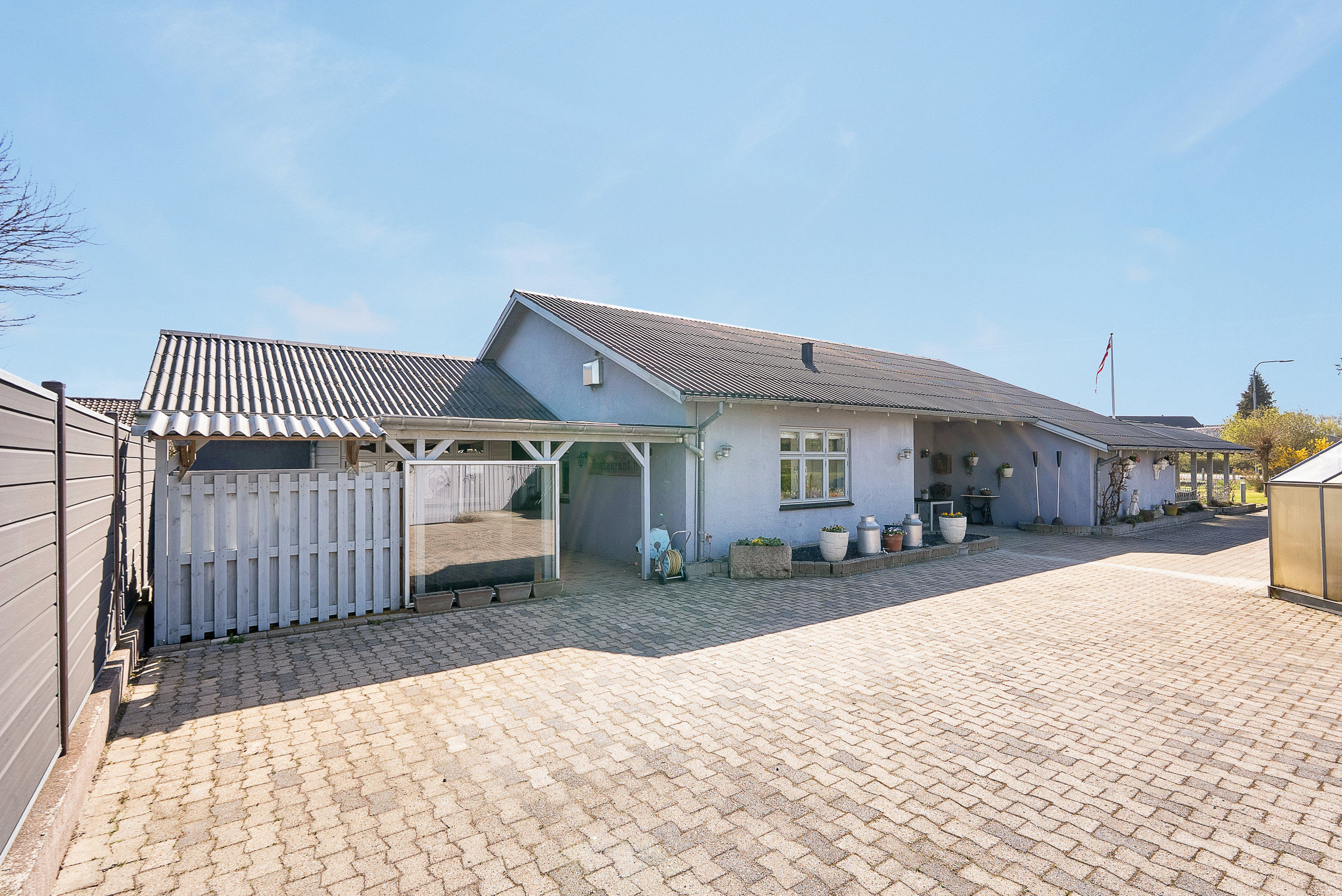 Fremhævet facade billede i fuldskærmstilstand. Billede af Svendborgvej 306, Højby, 5260 Odense S
