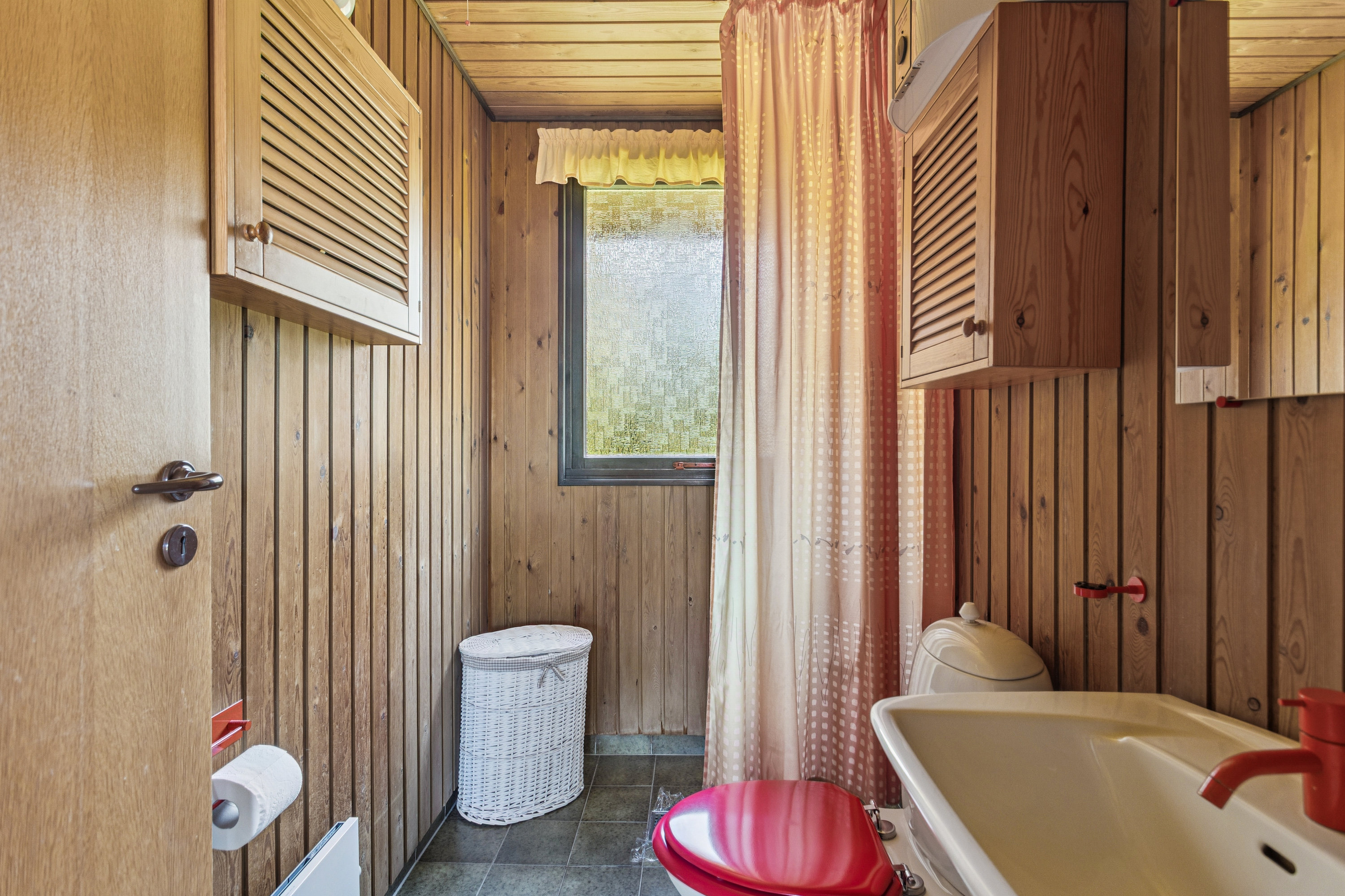 Fremhævet badeværelse billede i fuldskærmstilstand. Billede af Lyngholmen 5, Ejerslev, 7900 Nykøbing M