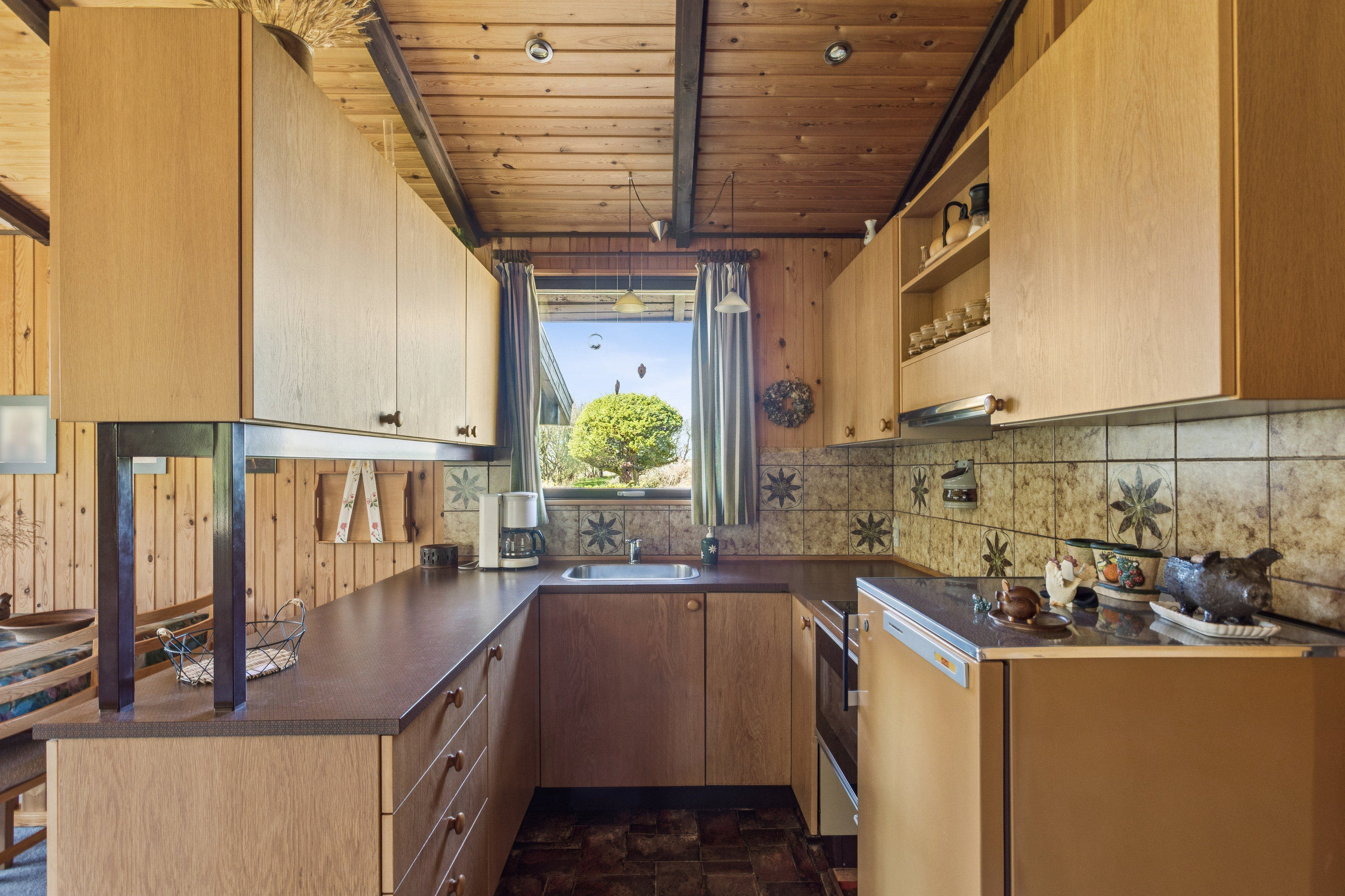 Fremhævet køkken billede i fuldskærmstilstand. Billede af Lyngholmen 5, Ejerslev, 7900 Nykøbing M