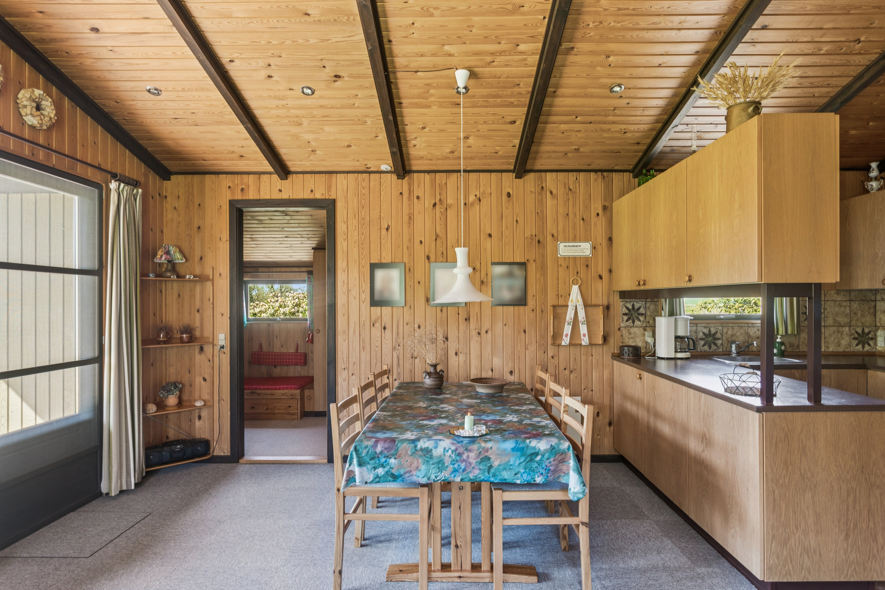 Fremhævet stue billede i fuldskærmstilstand. Billede af Lyngholmen 5, Ejerslev, 7900 Nykøbing M