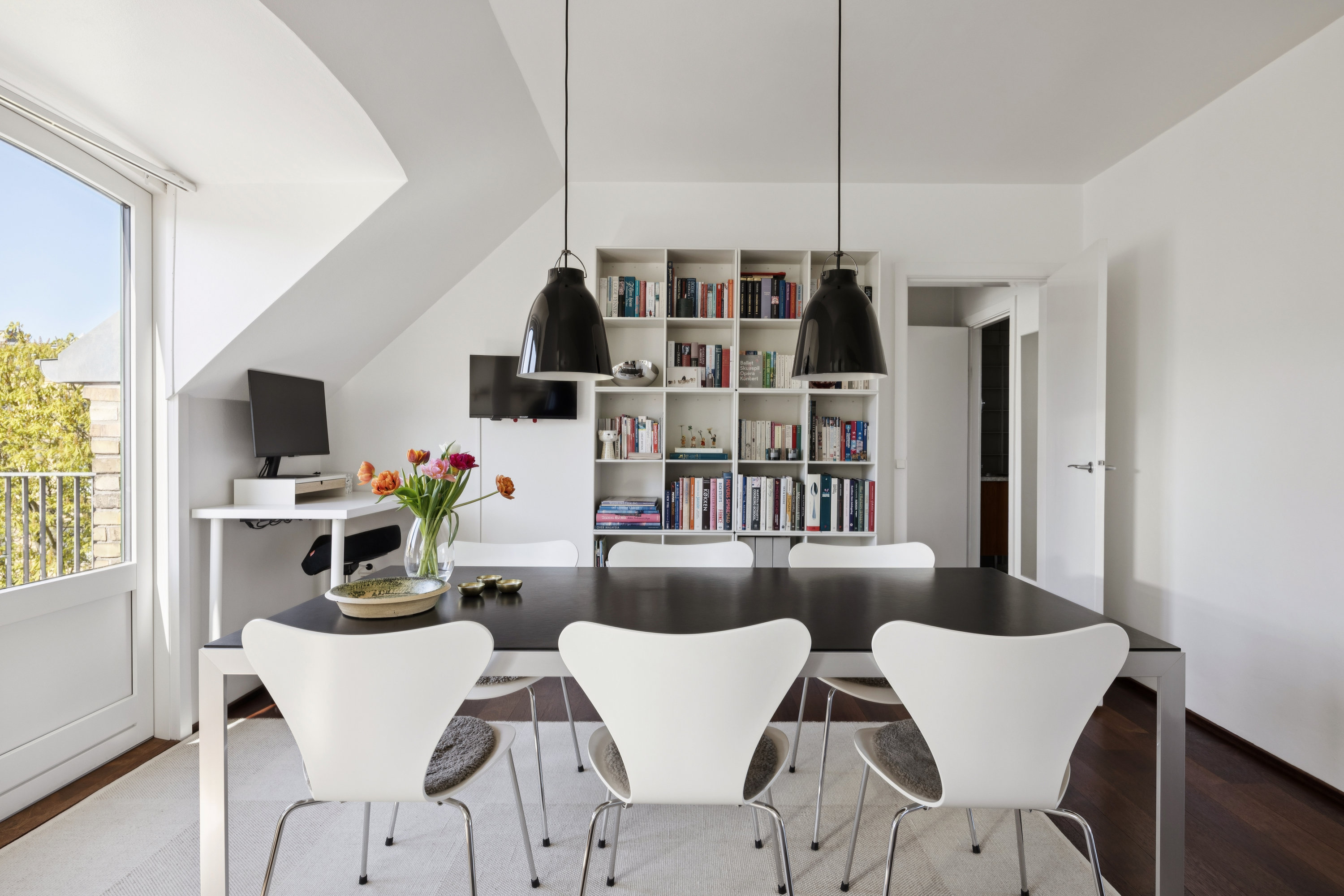 Fremhævet stue billede i fuldskærmstilstand. Billede af Christian Winthers Vej 4B, 4. th., 1860 Frederiksberg C