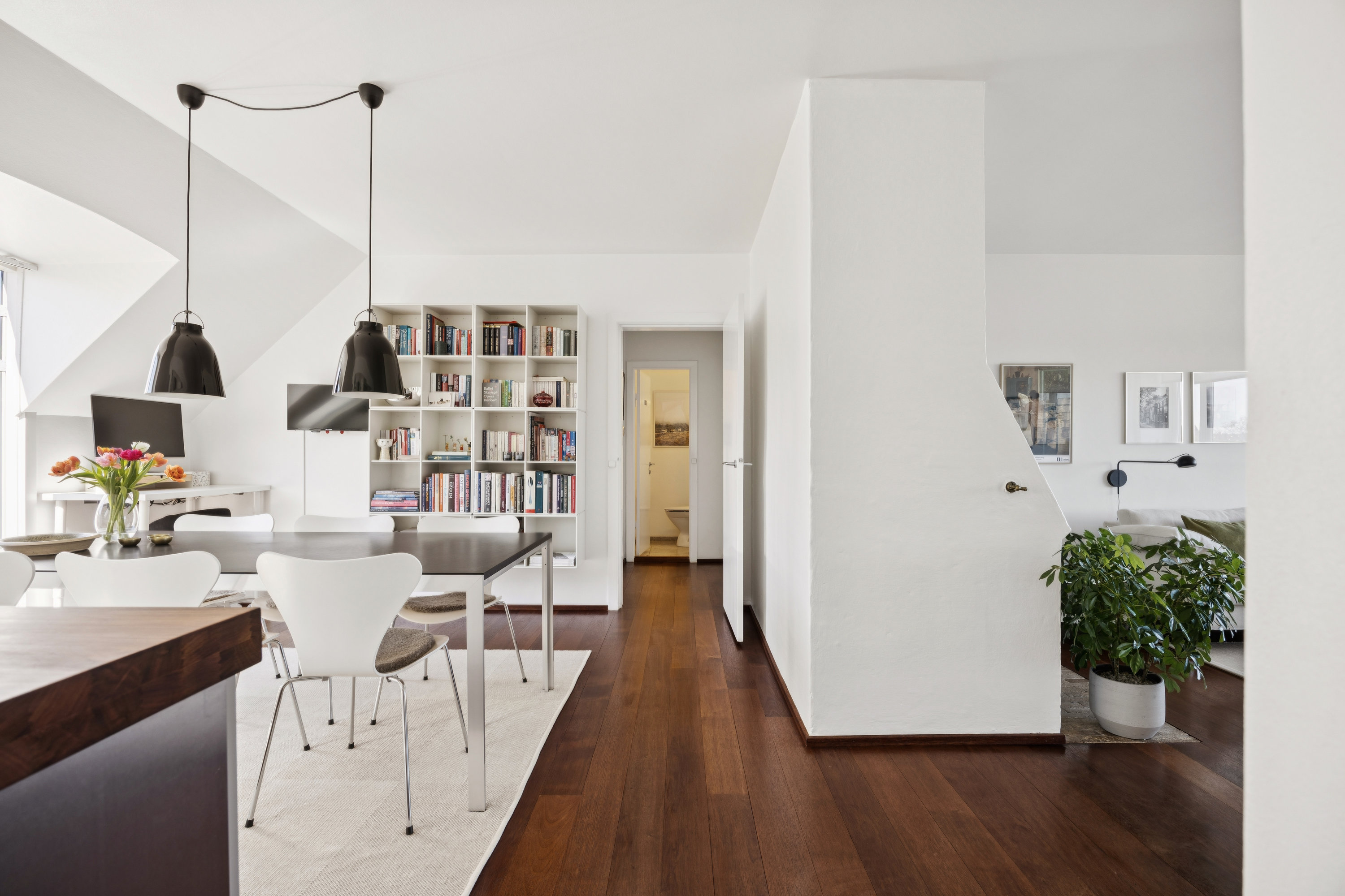 Fremhævet stue billede i fuldskærmstilstand. Billede af Christian Winthers Vej 4B, 4. th., 1860 Frederiksberg C