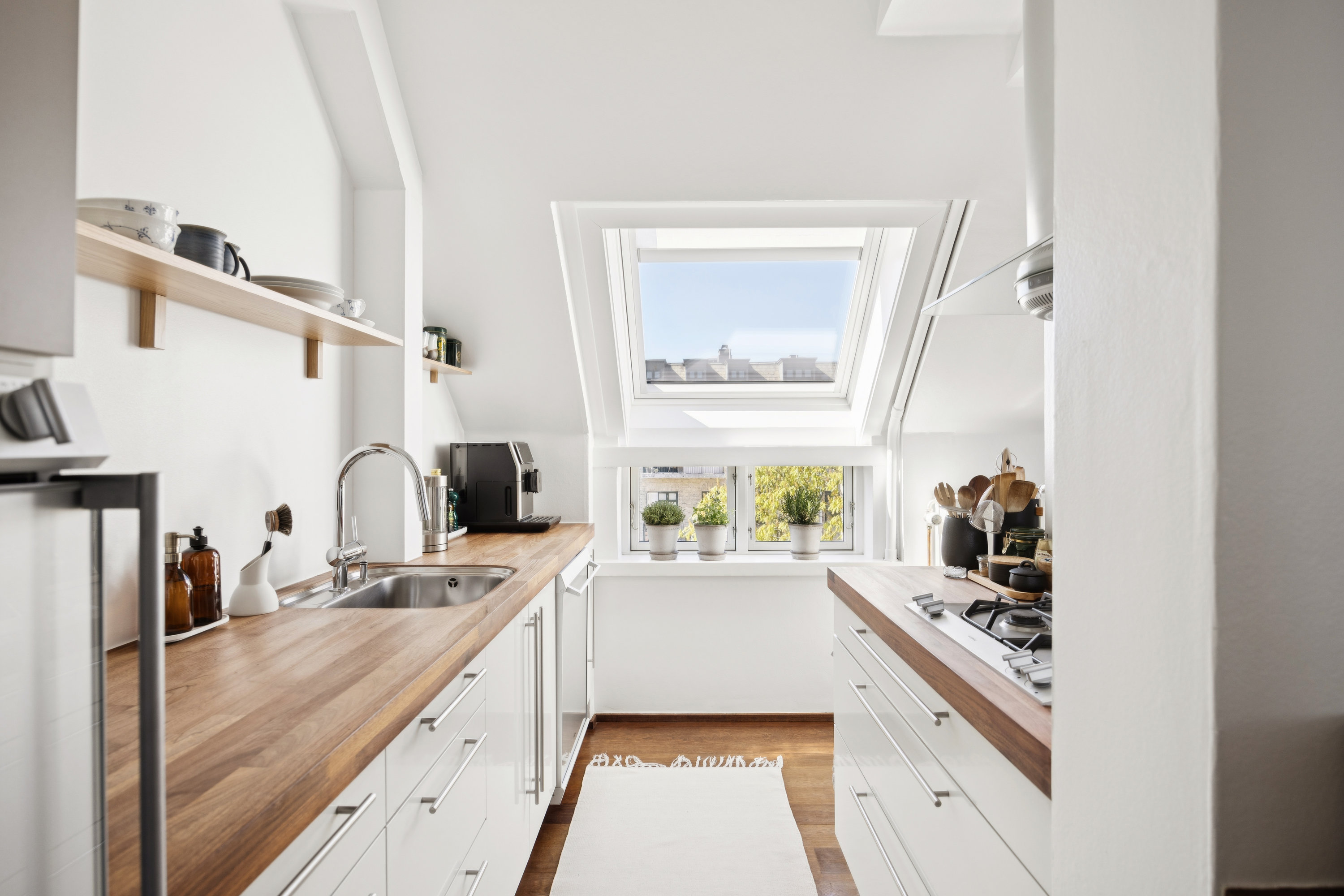 Fremhævet køkken billede i fuldskærmstilstand. Billede af Christian Winthers Vej 4B, 4. th., 1860 Frederiksberg C