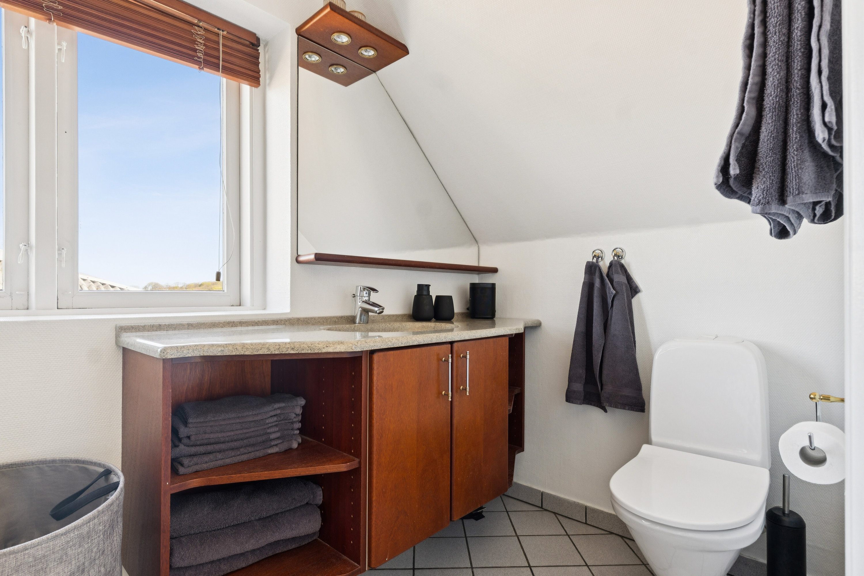 Fremhævet badeværelse billede i fuldskærmstilstand. Billede af Frederiksberggade 59, 8600 Silkeborg