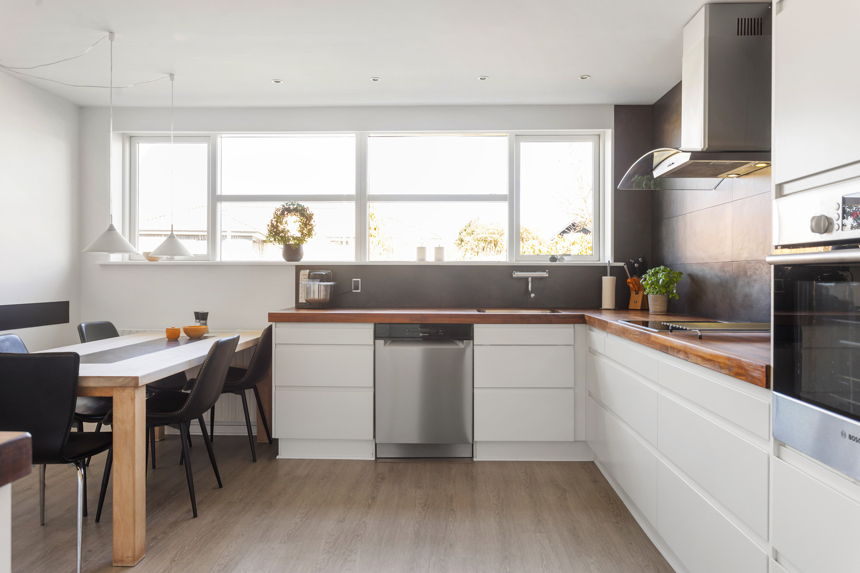 Fremhævet køkken billede i fuldskærmstilstand. Billede af Eventyrvej 13, 9700 Brønderslev