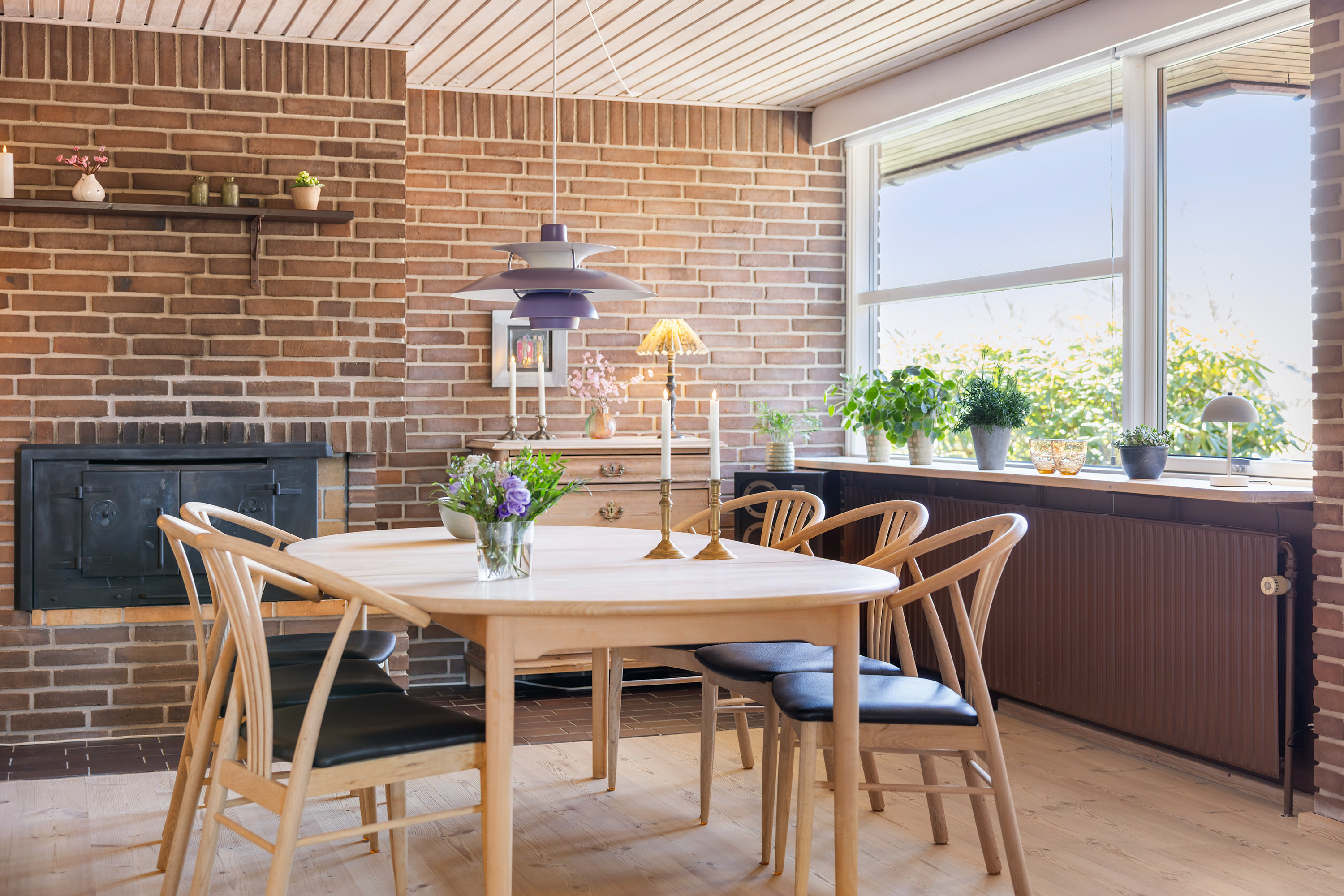 Fremhævet stue billede i fuldskærmstilstand. Billede af Eventyrvej 13, 9700 Brønderslev