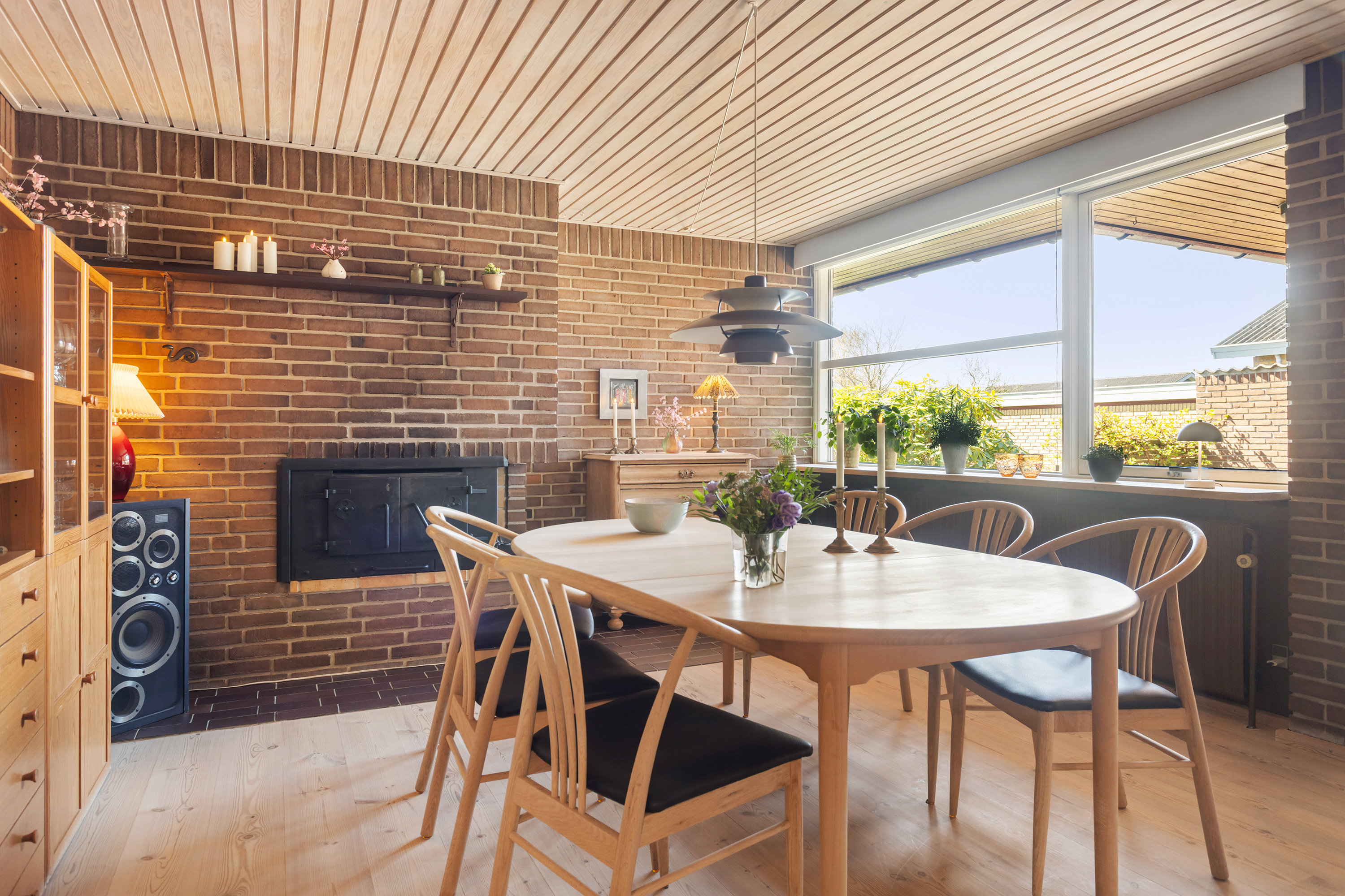 Fremhævet stue billede i fuldskærmstilstand. Billede af Eventyrvej 13, 9700 Brønderslev