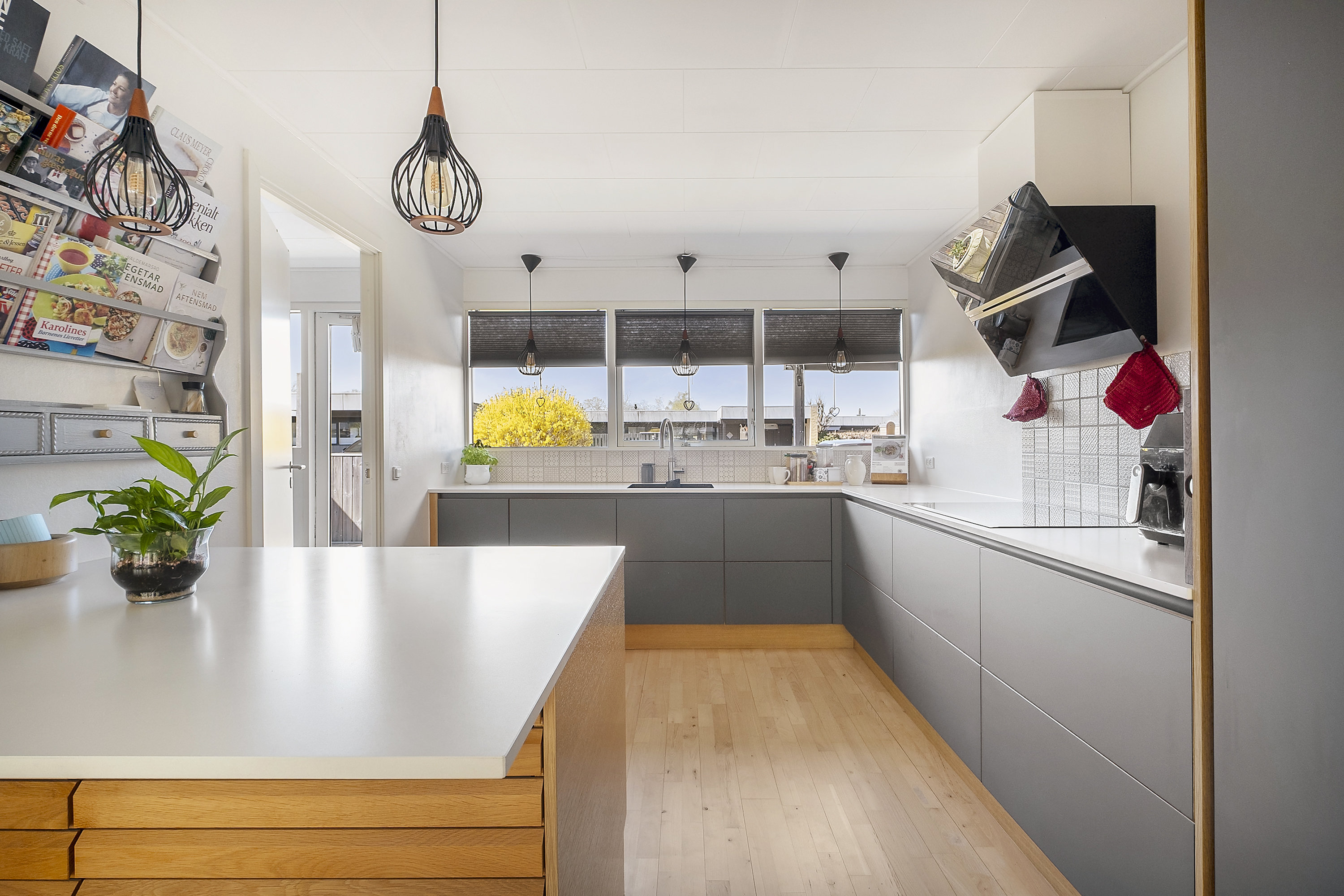 Fremhævet køkken billede i fuldskærmstilstand. Billede af Rådyrvænget 8, 3450 Allerød