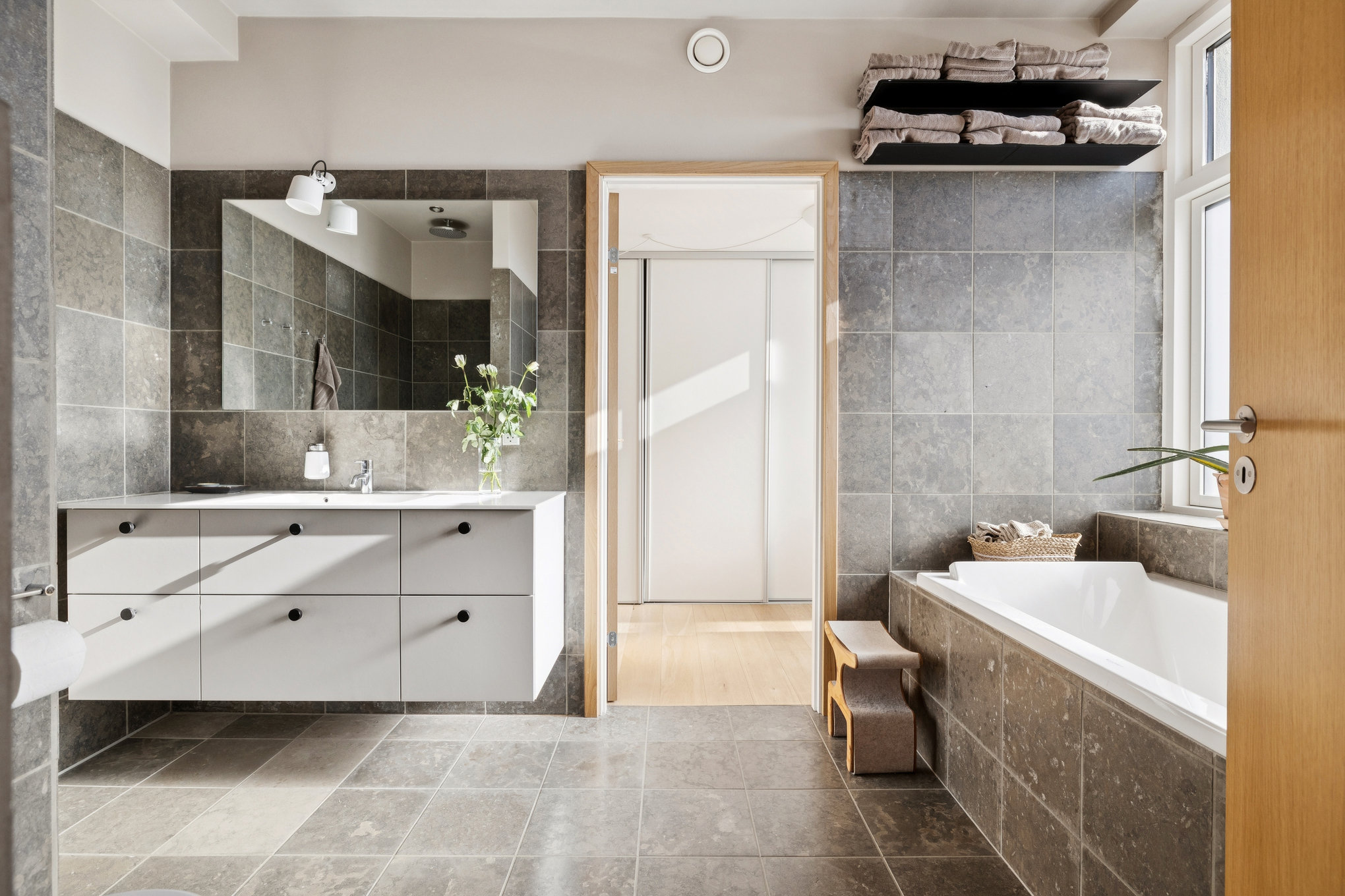 Fremhævet badeværelse billede i fuldskærmstilstand. Billede af Torvegade 1, 2. 16., 8900 Randers C