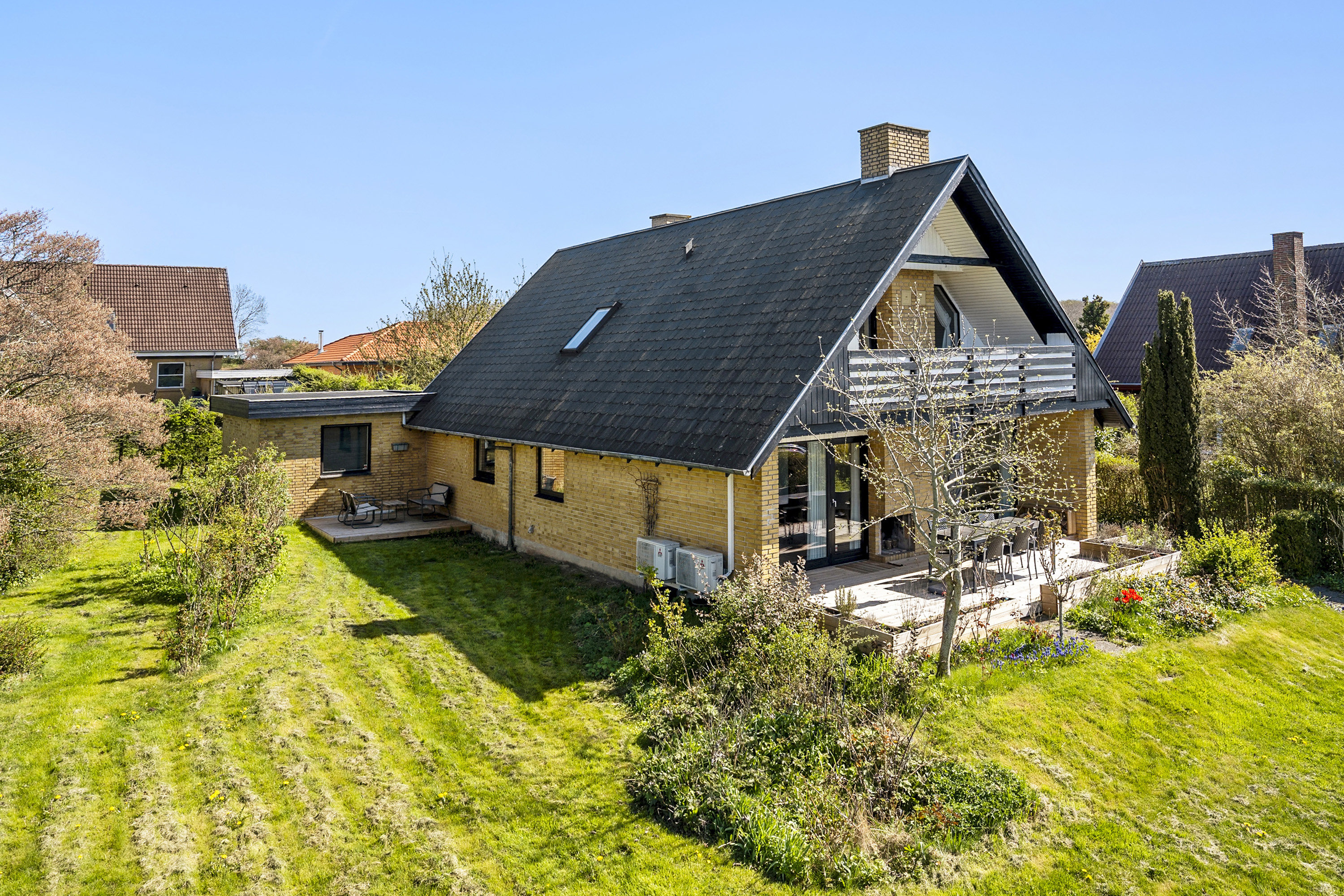 Fremhævet ejendommen billede i fuldskærmstilstand. Billede af Skrænten 12, Hosby, 7130 Juelsminde