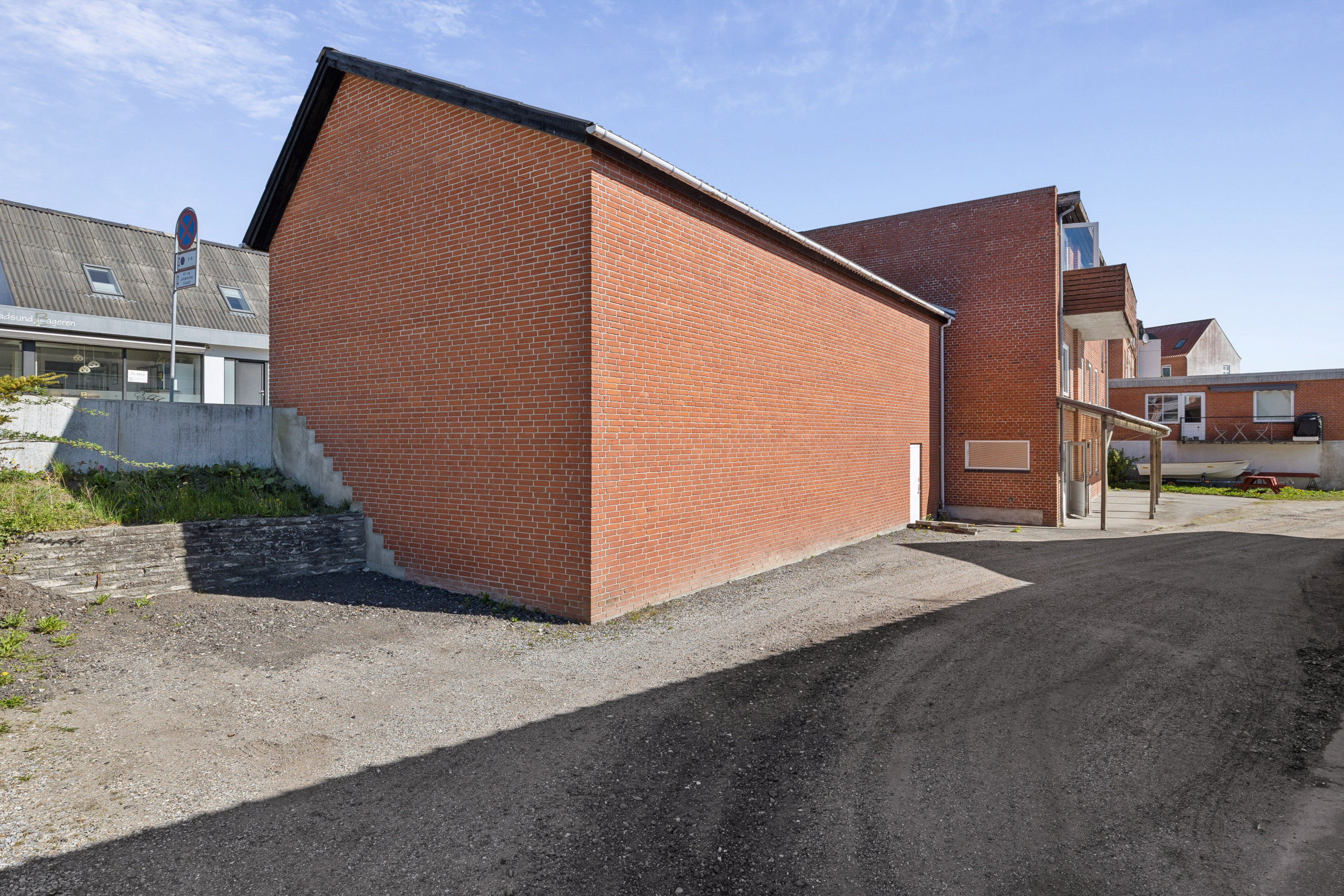 Fremhævet carport billede i fuldskærmstilstand. Billede af Vestergade 9, 9560 Hadsund