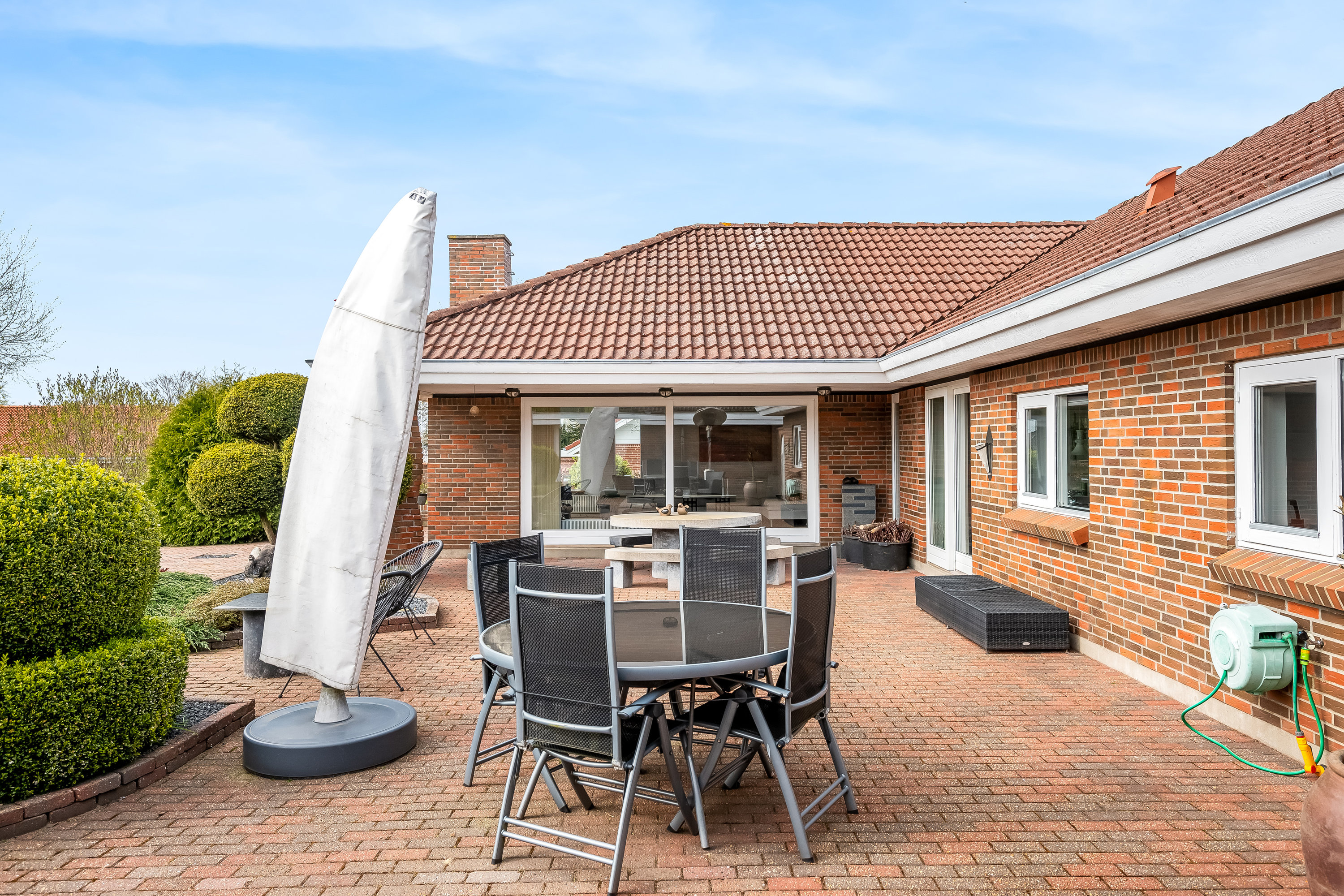 Fremhævet terrasse billede i fuldskærmstilstand. Billede af Gyvellunden 34, 6800 Varde