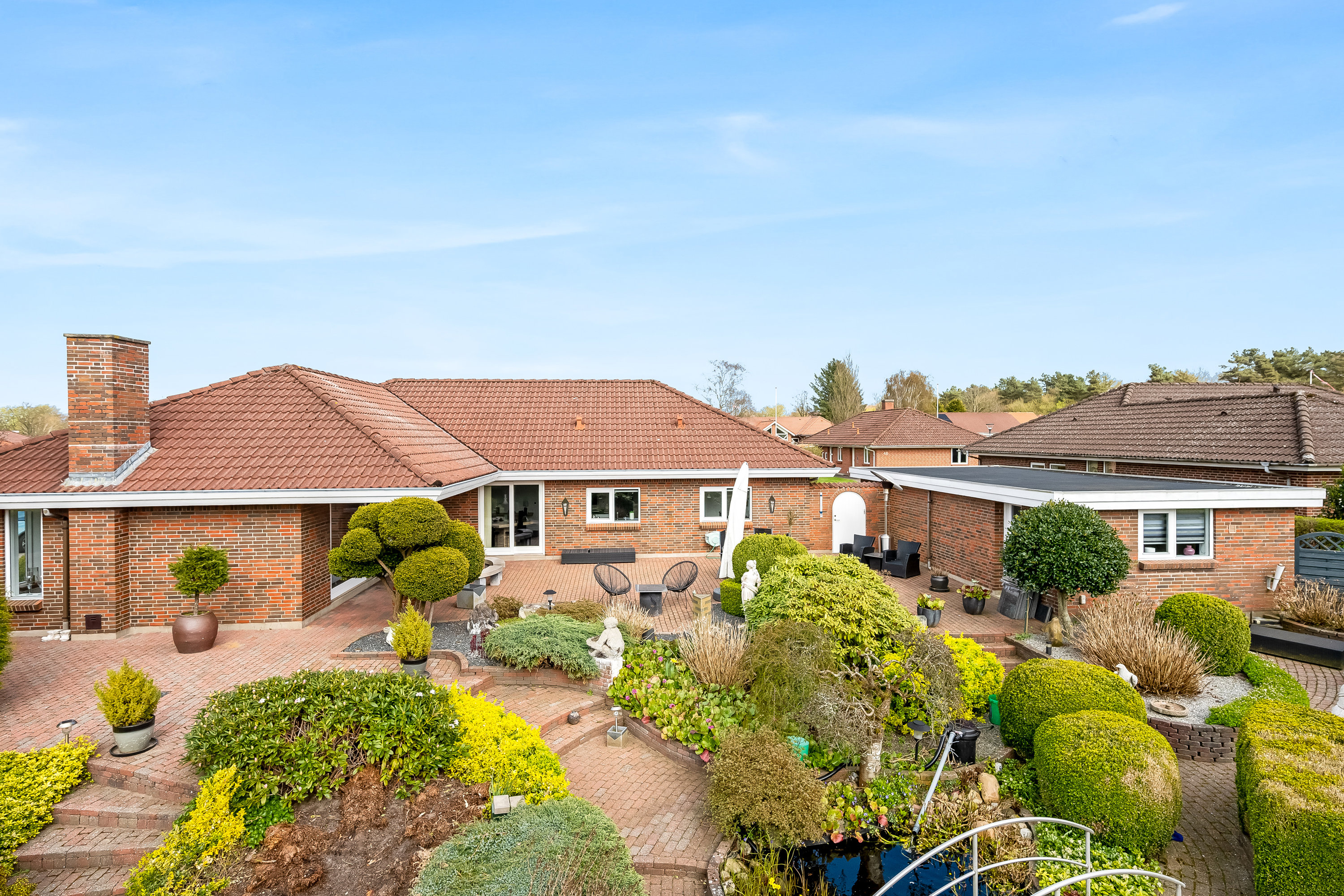 Fremhævet facade billede i fuldskærmstilstand. Billede af Gyvellunden 34, 6800 Varde