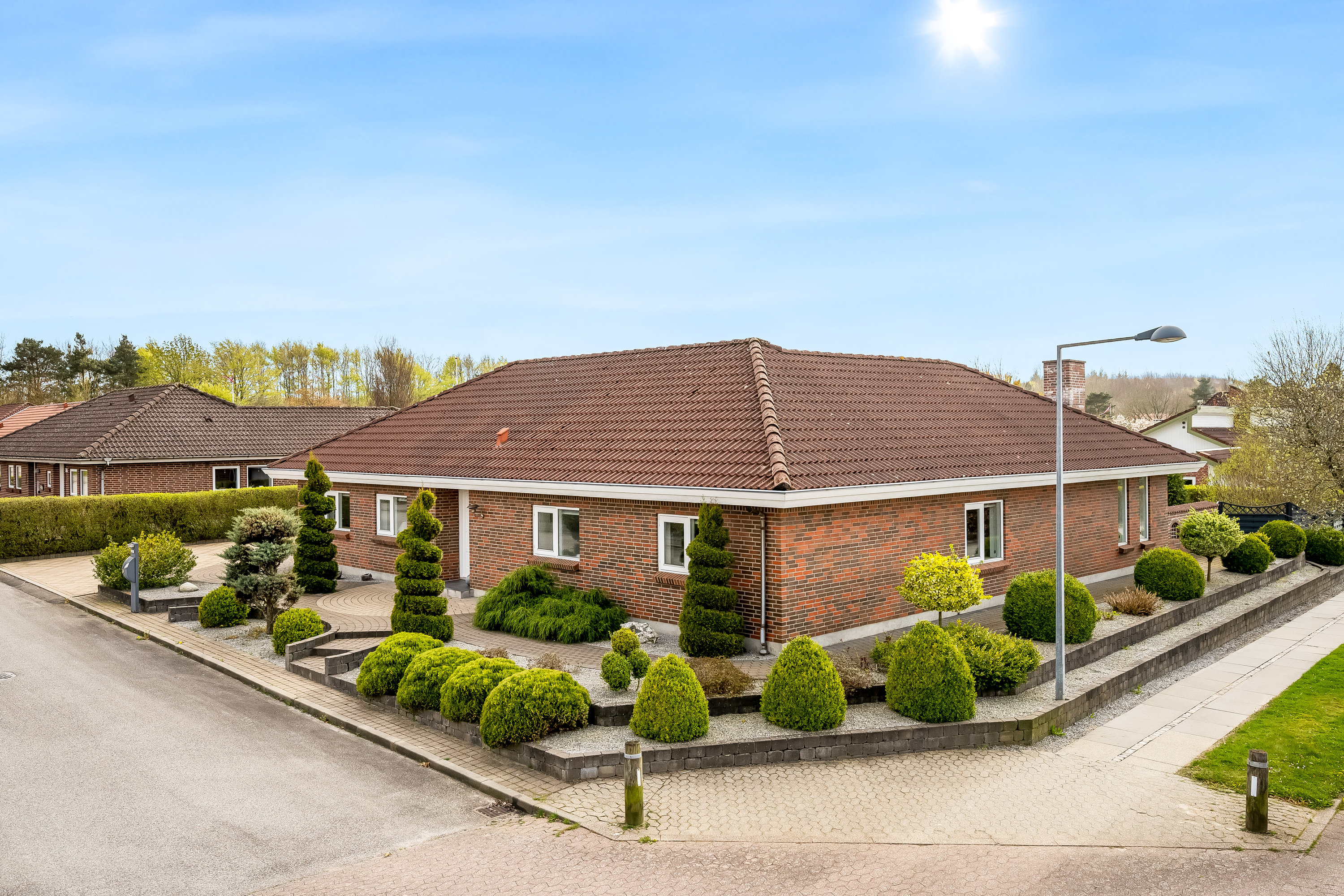 Fremhævet facade billede i fuldskærmstilstand. Billede af Gyvellunden 34, 6800 Varde