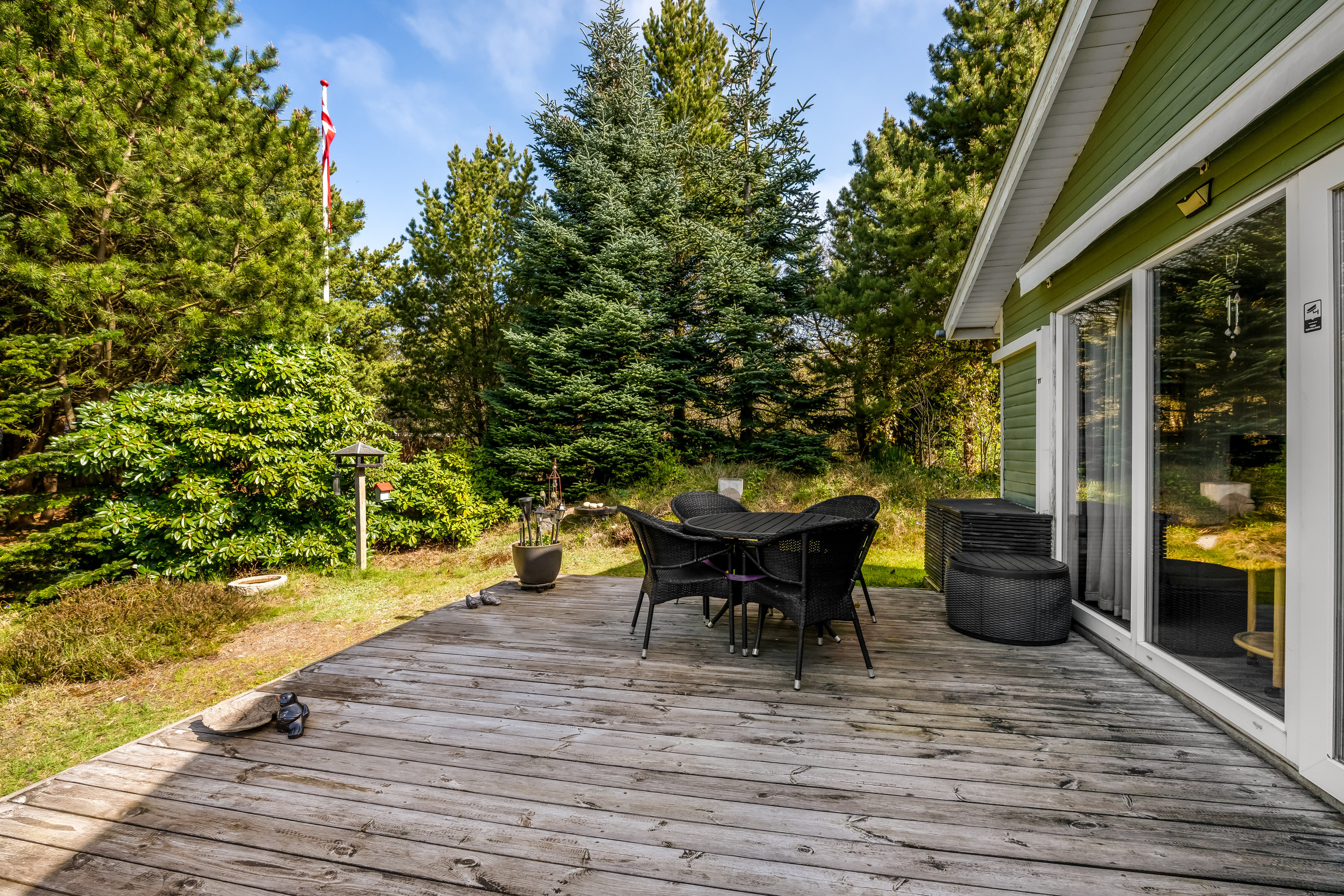 Fremhævet terrasse billede i fuldskærmstilstand. Billede af Grævlingevej 17, 6893 Hemmet