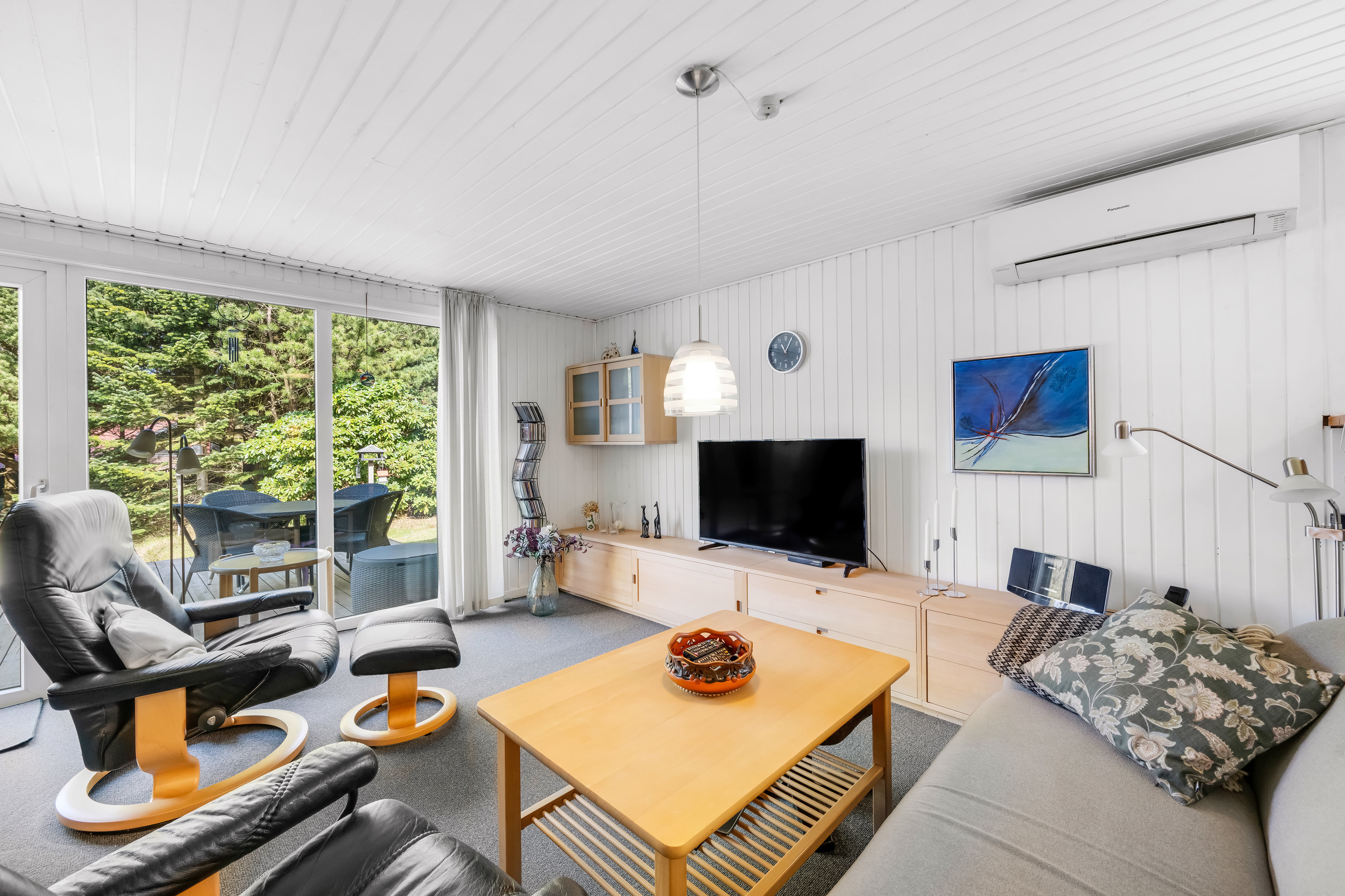 Fremhævet stue billede i fuldskærmstilstand. Billede af Grævlingevej 17, 6893 Hemmet