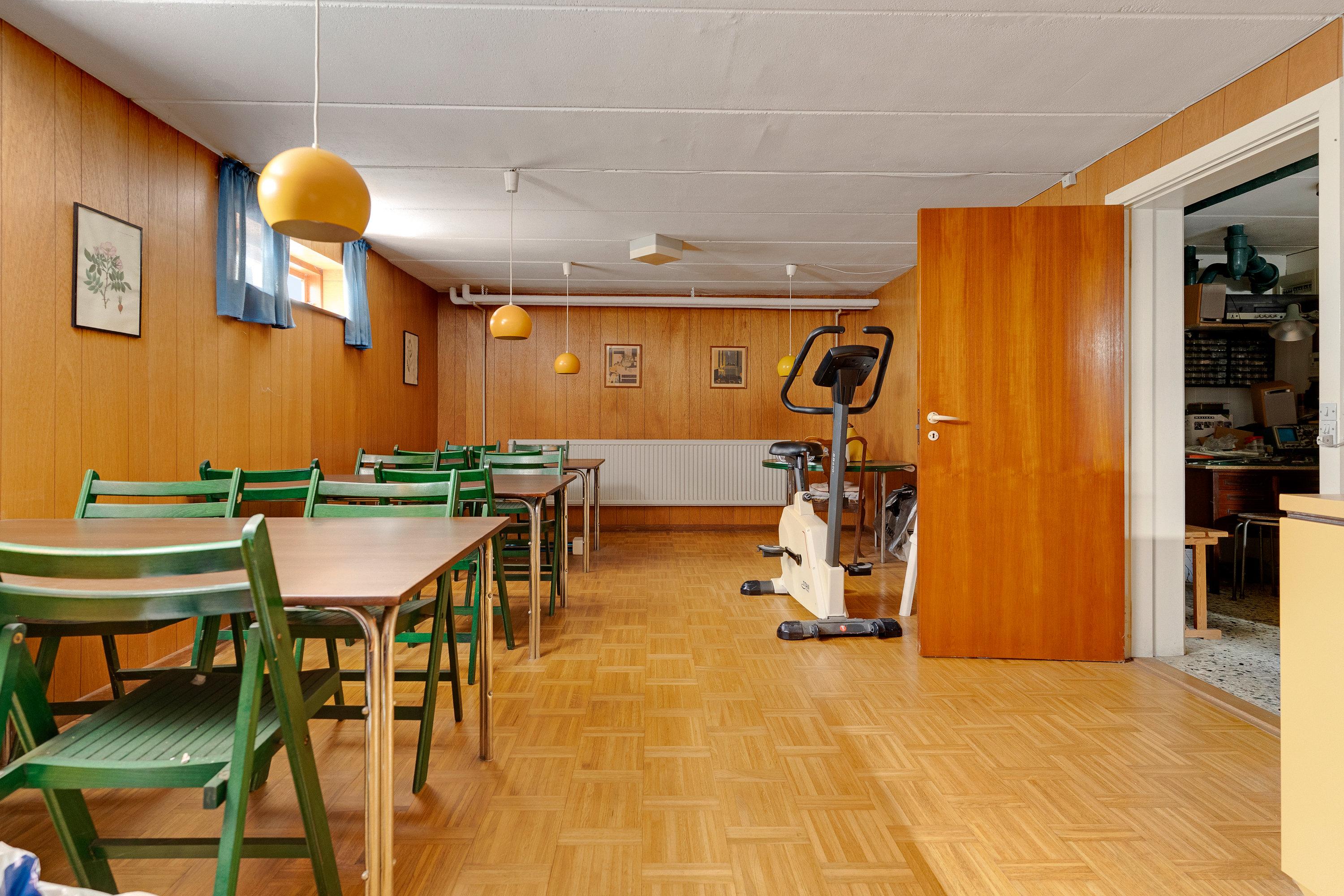 Fremhævet stue billede i fuldskærmstilstand. Billede af Axel Juels Alle 33, 2750 Ballerup