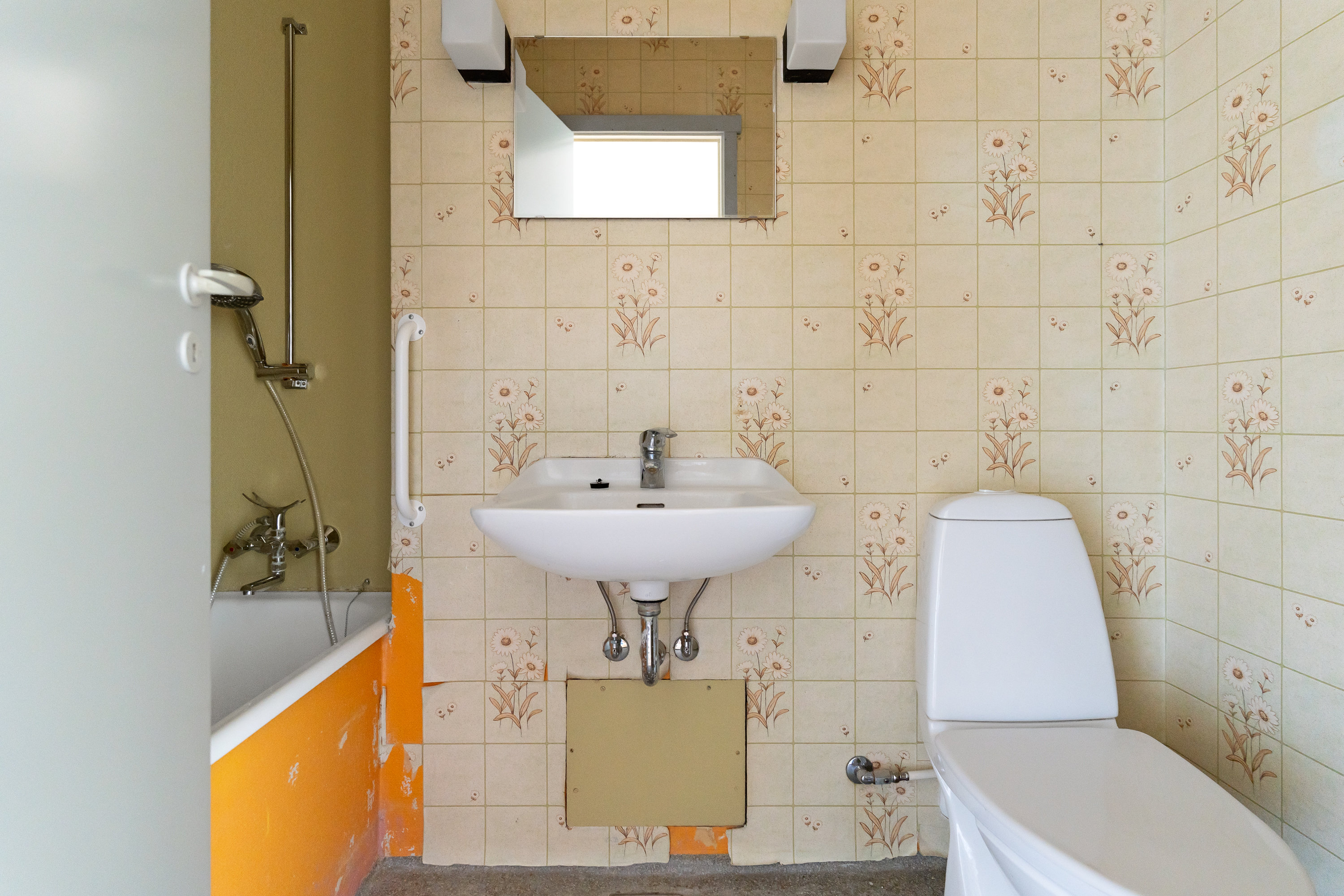 Fremhævet badeværelse billede i fuldskærmstilstand. Billede af Højagerparken 93, st.., 2750 Ballerup