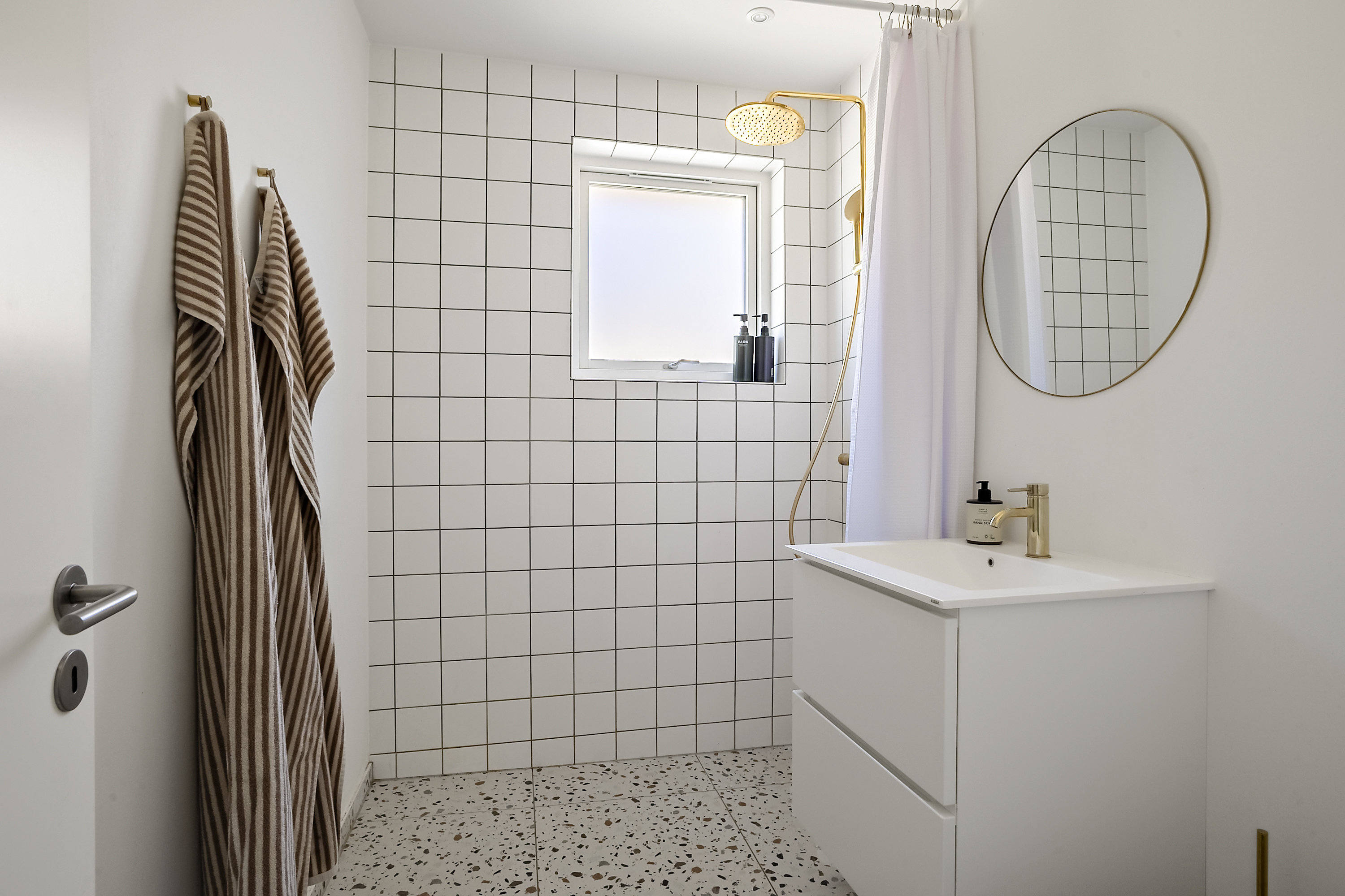 Fremhævet badeværelse billede i fuldskærmstilstand. Billede af Aastrupvej 79, 6100 Haderslev