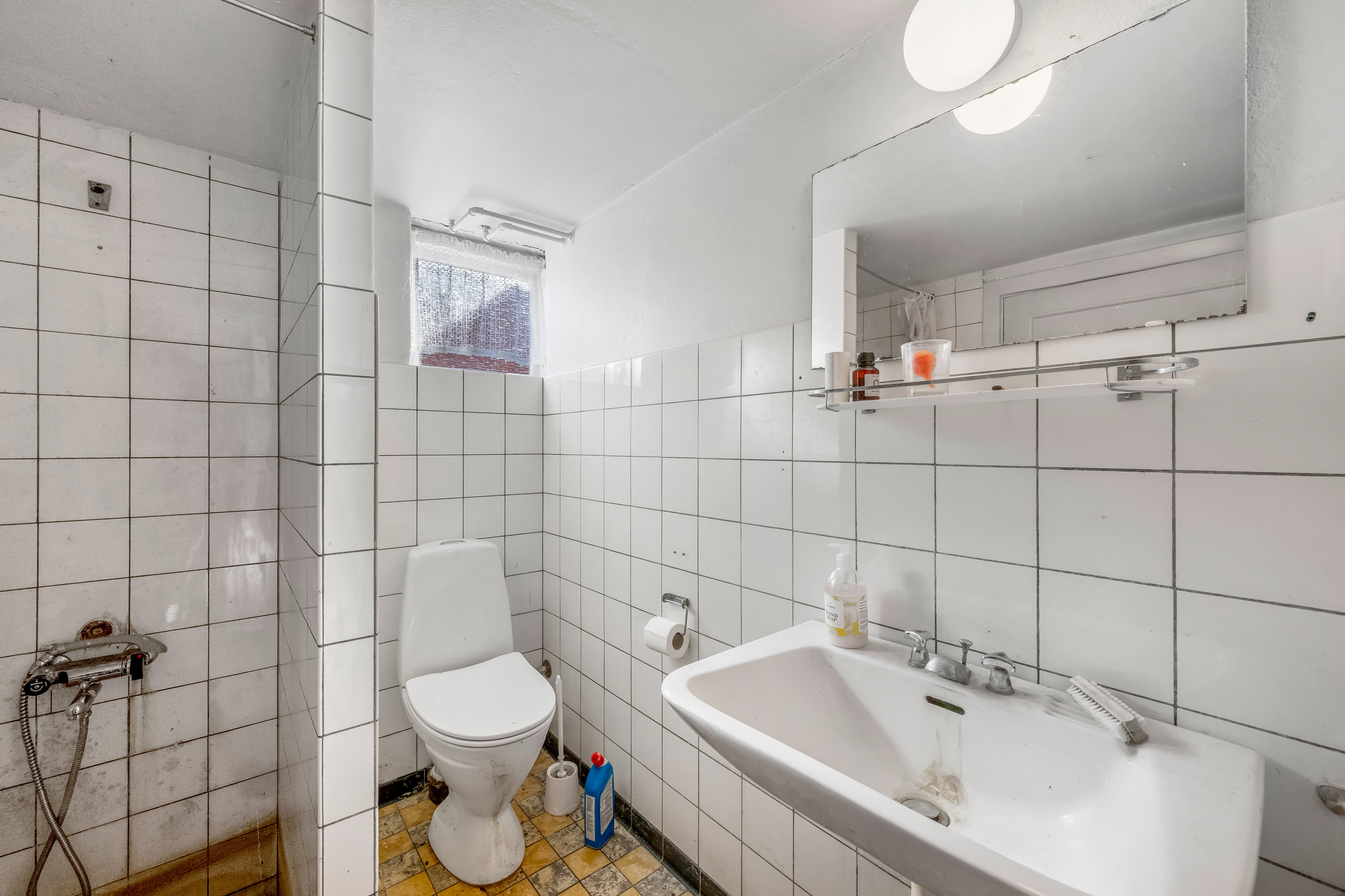 Fremhævet badeværelse billede i fuldskærmstilstand. Billede af Østre Alle 6, 6900 Skjern