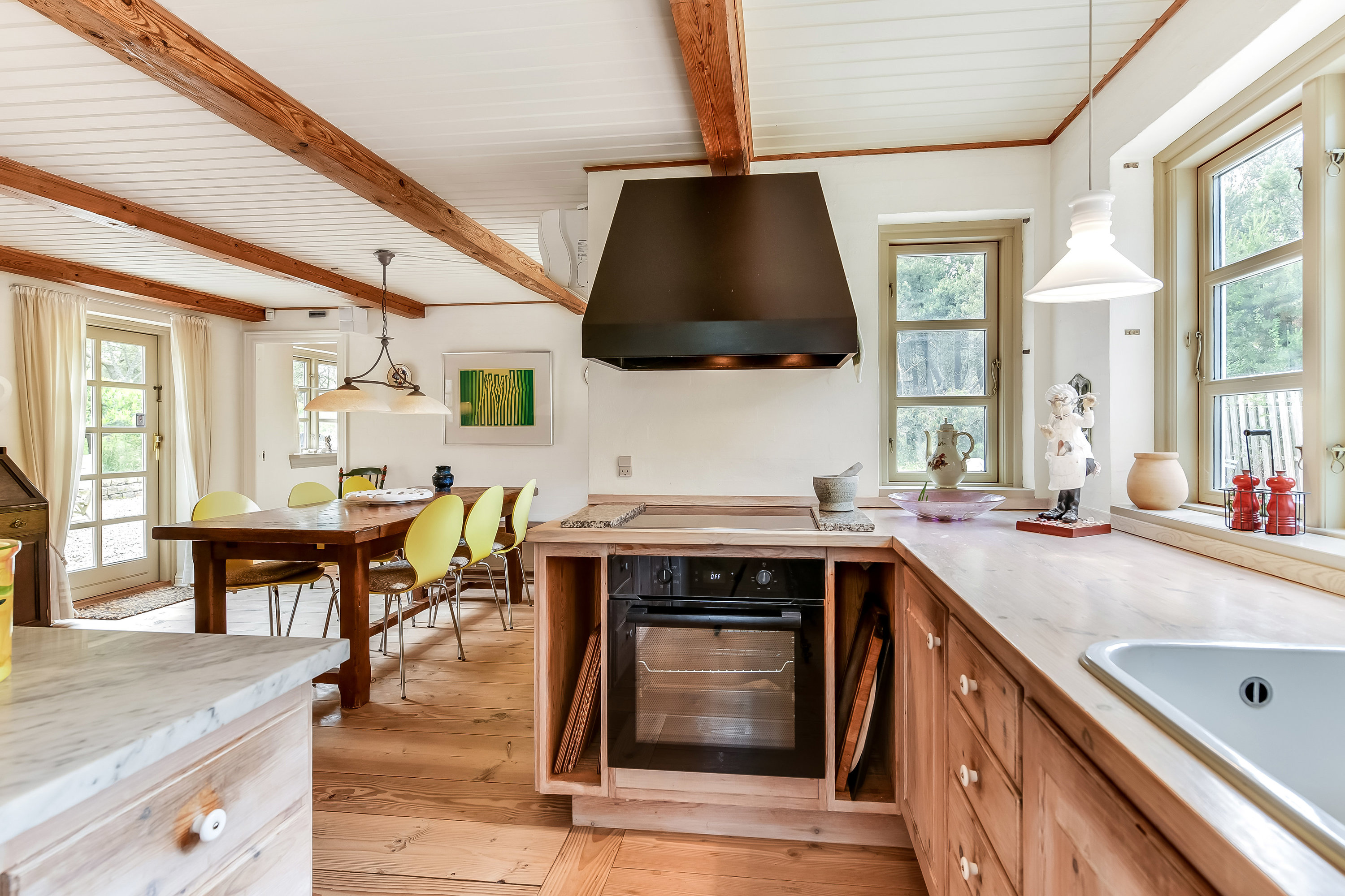 Fremhævet køkken billede i fuldskærmstilstand. Billede af Kallesmærskvej 19, 6857 Blåvand