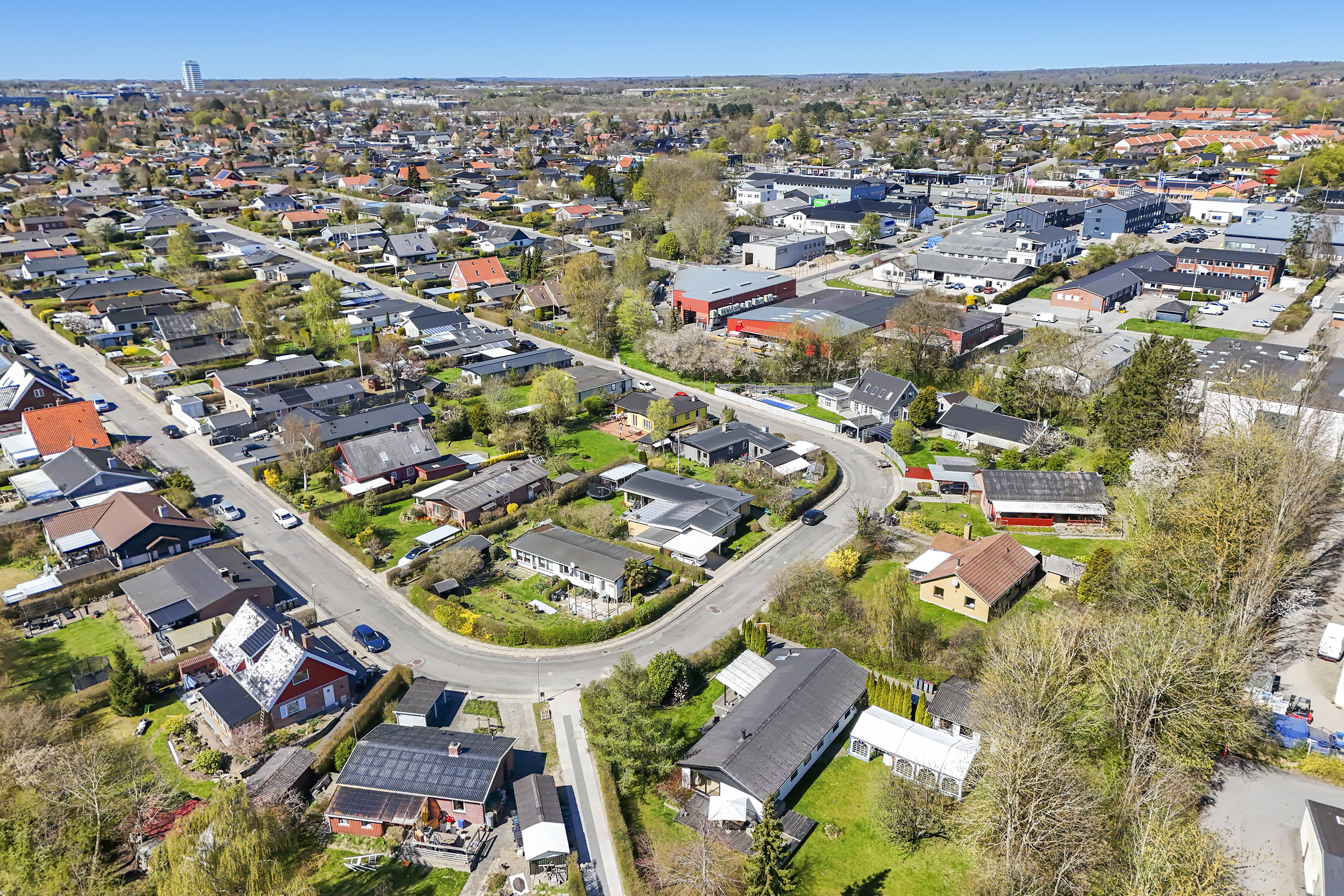 Fremhævet luftfoto billede i fuldskærmstilstand. Billede af Nissedalen 72, 2740 Skovlunde
