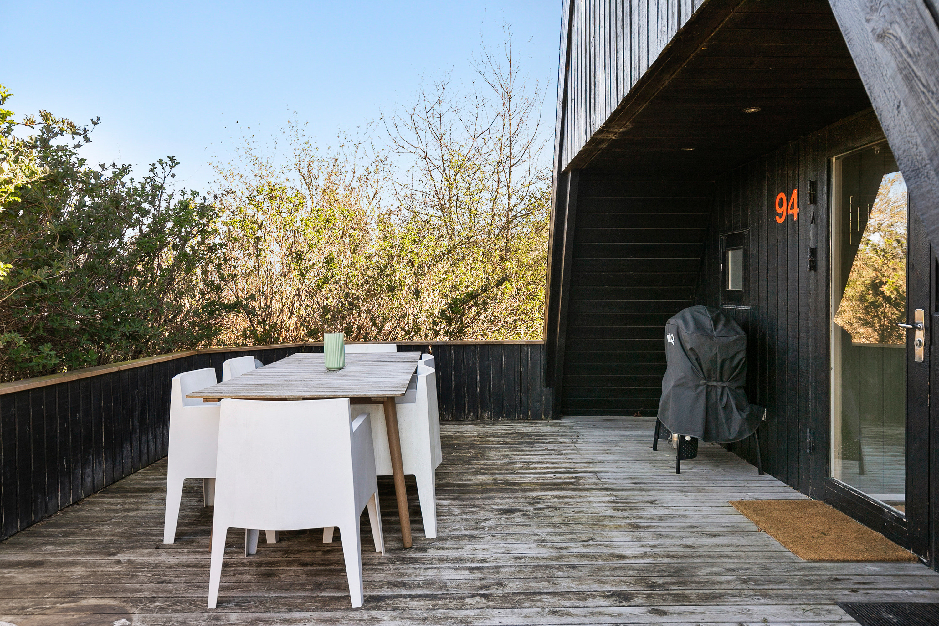 Fremhævet terrasse billede i fuldskærmstilstand. Billede af Golfsvinget 94, Gatten, 9640 Farsø