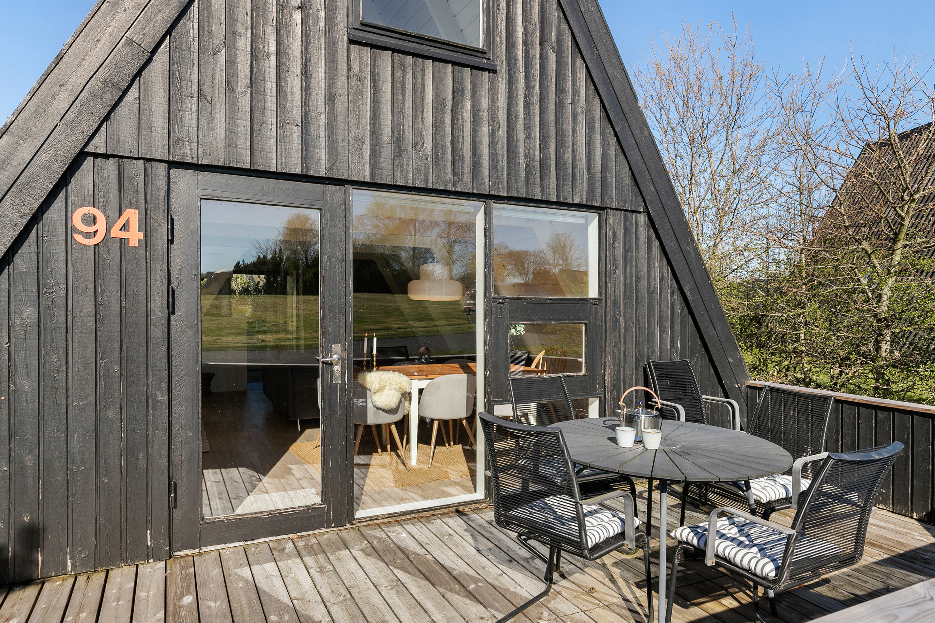 Fremhævet terrasse billede i fuldskærmstilstand. Billede af Golfsvinget 94, Gatten, 9640 Farsø