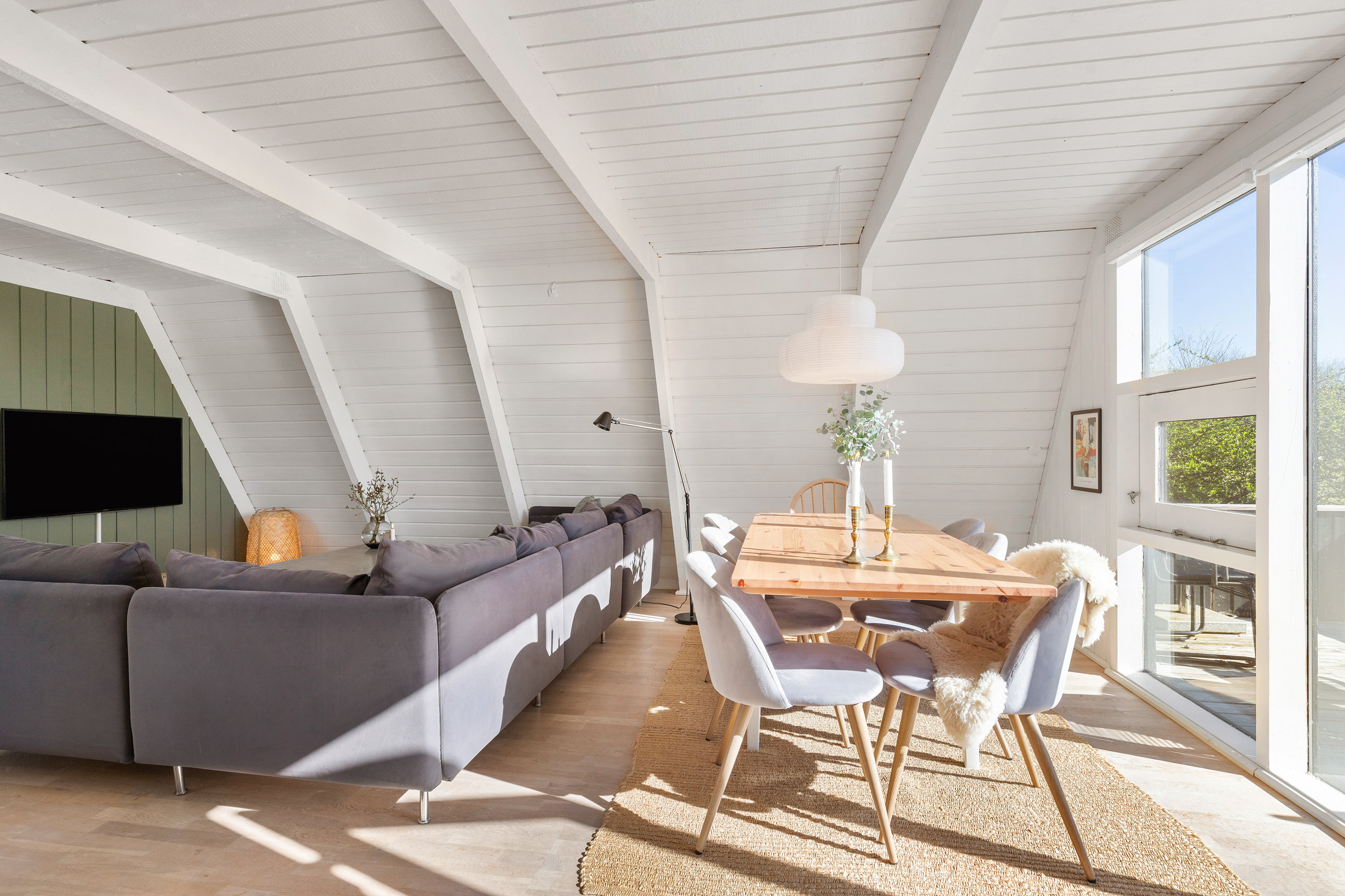 Fremhævet stue billede i fuldskærmstilstand. Billede af Golfsvinget 94, Gatten, 9640 Farsø