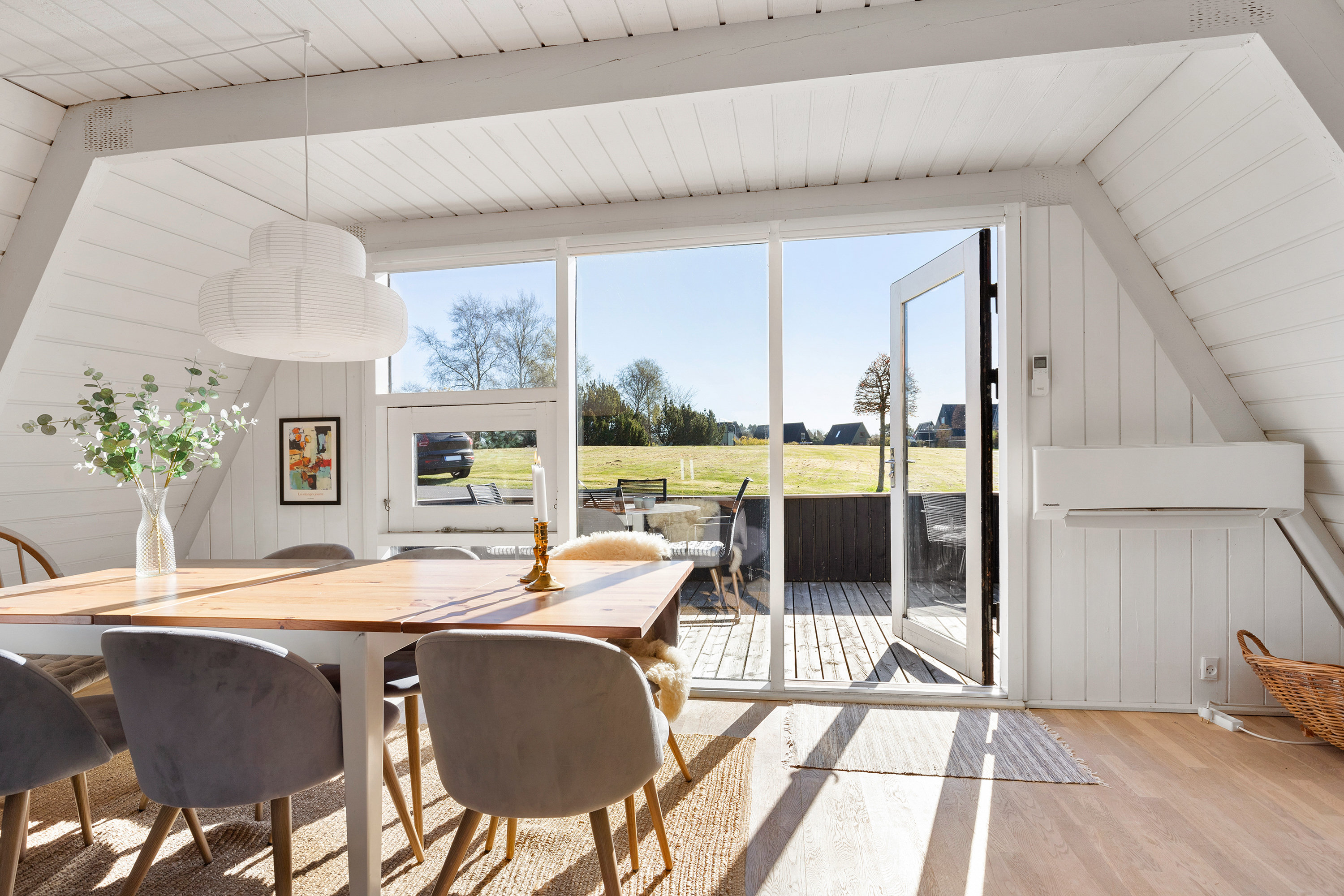 Fremhævet stue billede i fuldskærmstilstand. Billede af Golfsvinget 94, Gatten, 9640 Farsø