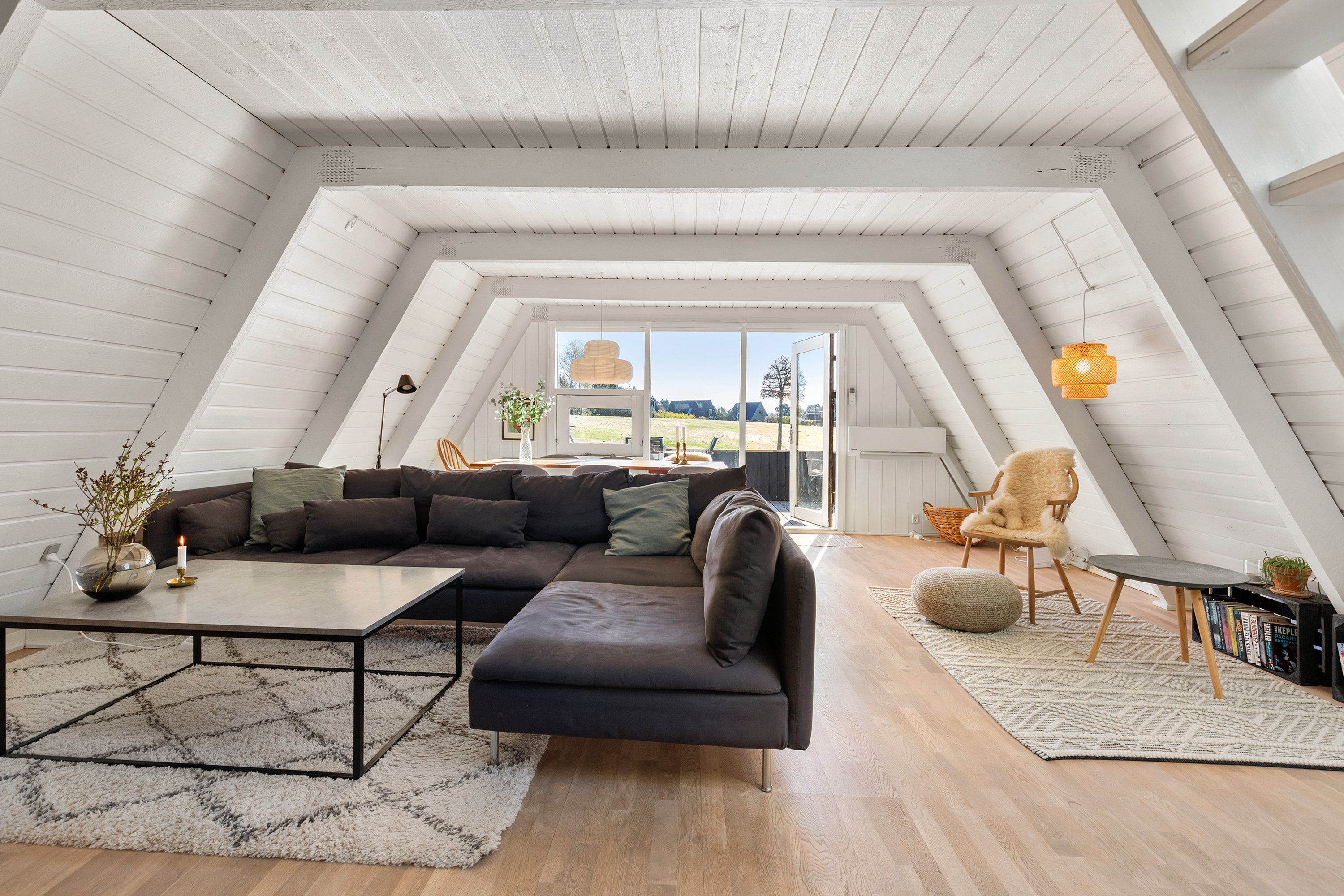 Fremhævet stue billede i fuldskærmstilstand. Billede af Golfsvinget 94, Gatten, 9640 Farsø