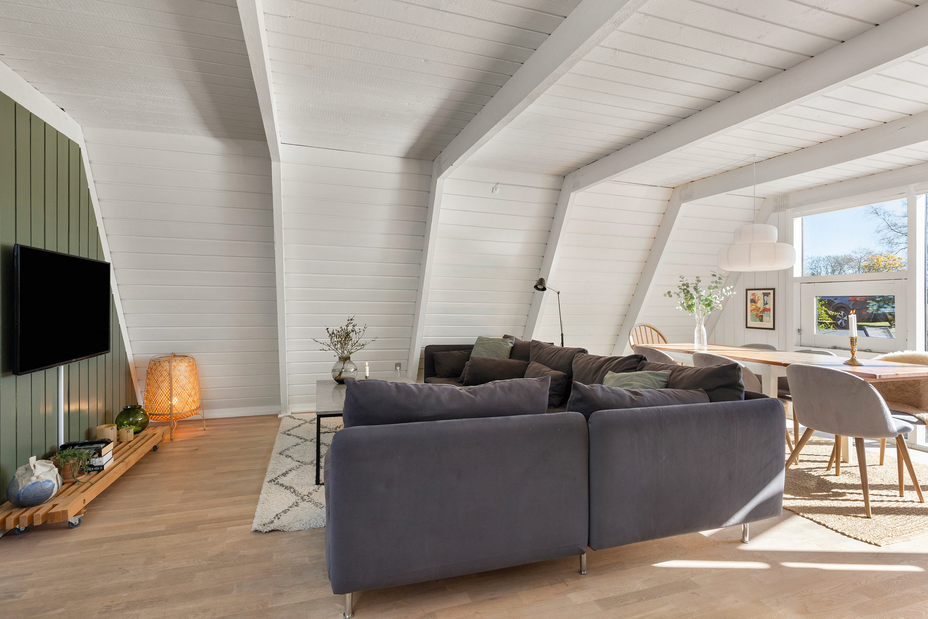 Fremhævet stue billede i fuldskærmstilstand. Billede af Golfsvinget 94, Gatten, 9640 Farsø