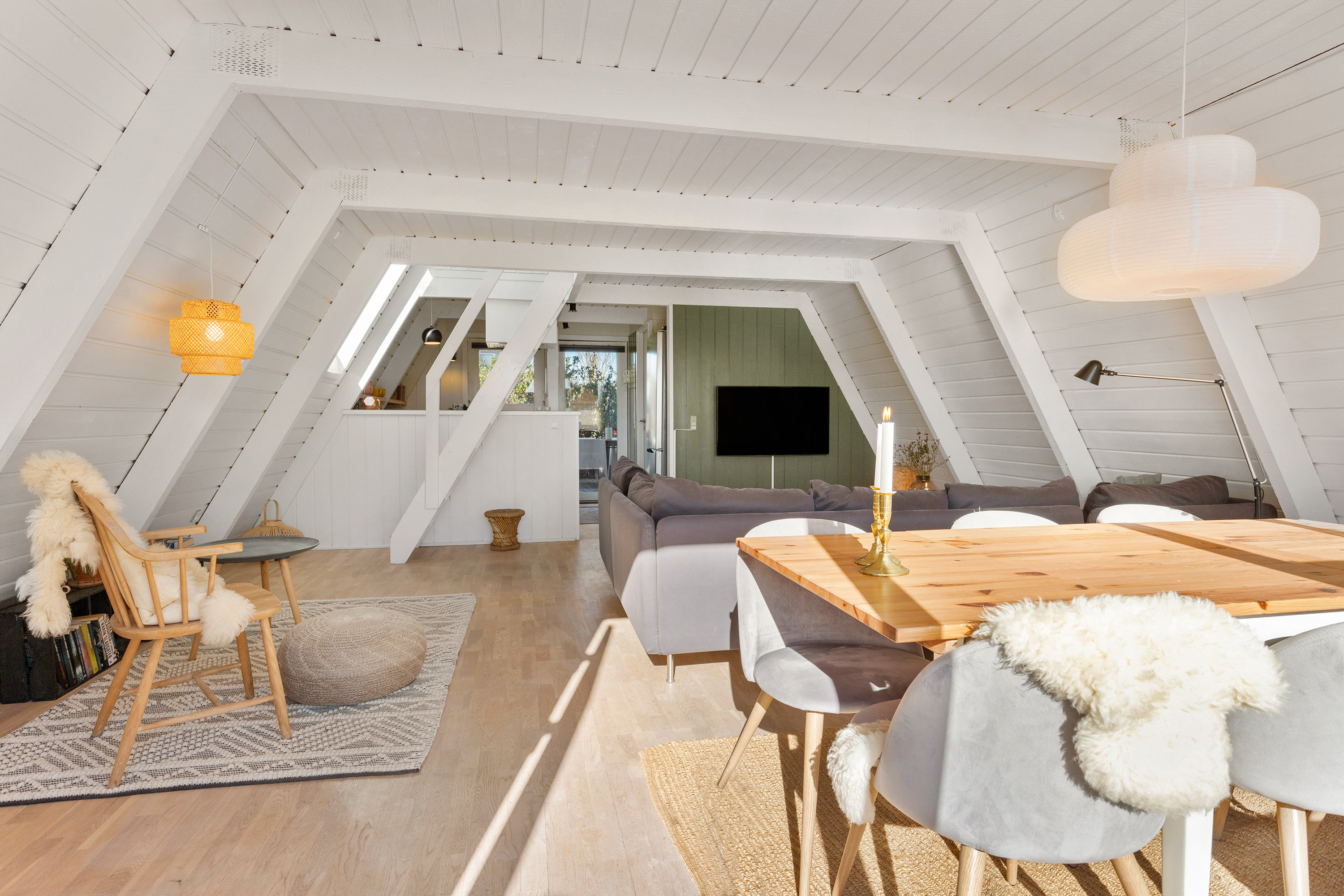 Fremhævet stue billede i fuldskærmstilstand. Billede af Golfsvinget 94, Gatten, 9640 Farsø