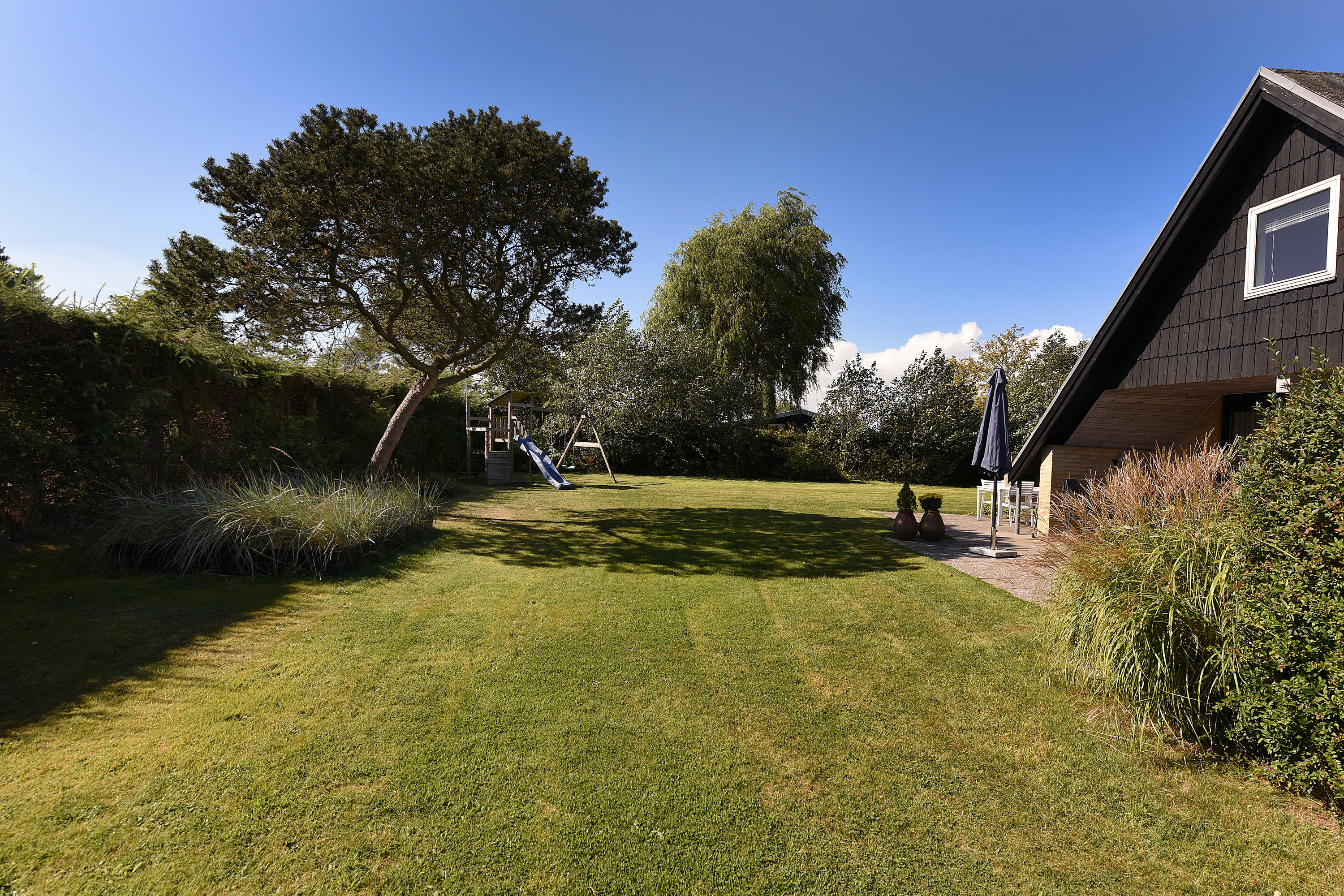 Fremhævet  billede i fuldskærmstilstand. Billede af Hasselvænget 10, Dyngby Strand, 8300 Odder