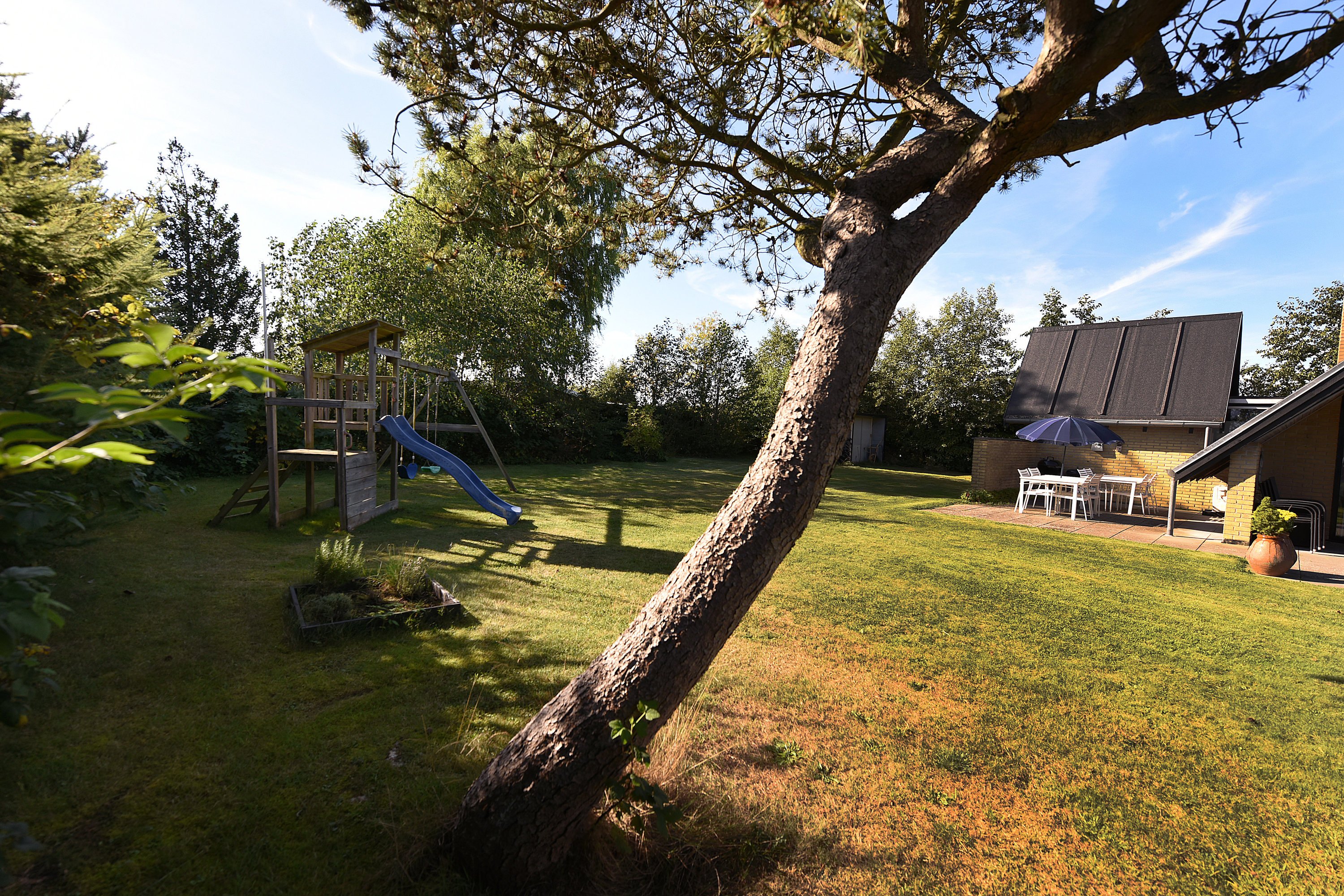 Fremhævet  billede i fuldskærmstilstand. Billede af Hasselvænget 10, Dyngby Strand, 8300 Odder