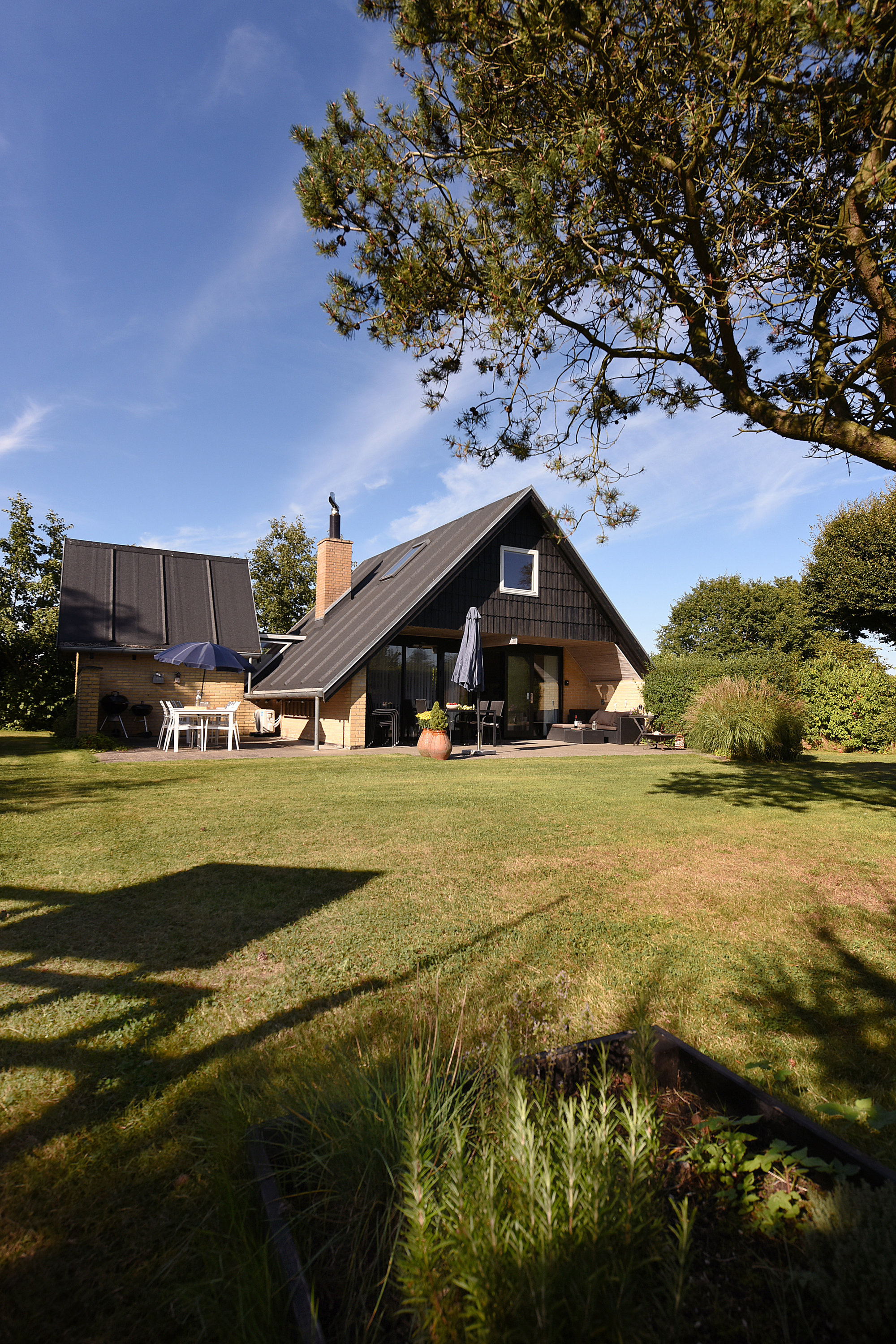 Fremhævet  billede i fuldskærmstilstand. Billede af Hasselvænget 10, Dyngby Strand, 8300 Odder