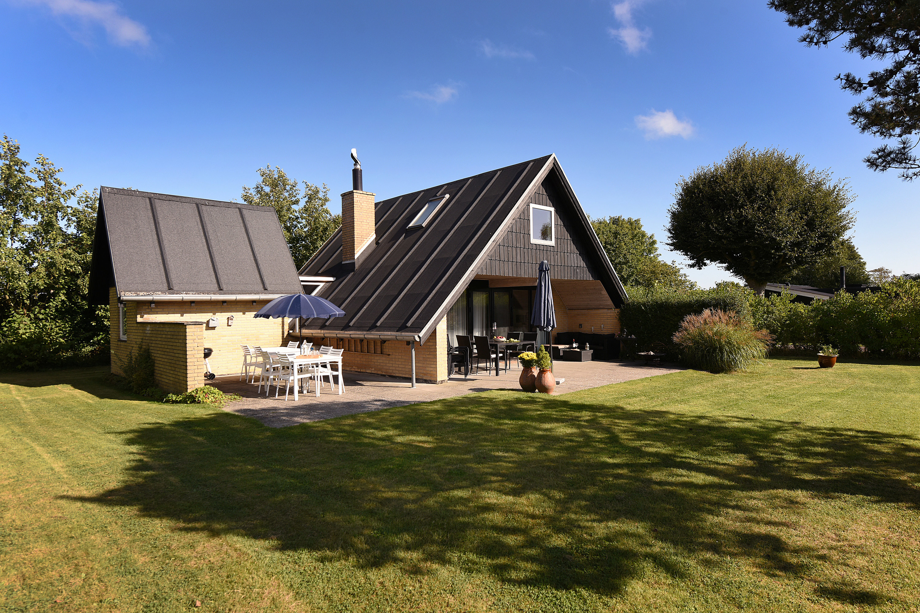 Fremhævet  billede i fuldskærmstilstand. Billede af Hasselvænget 10, Dyngby Strand, 8300 Odder