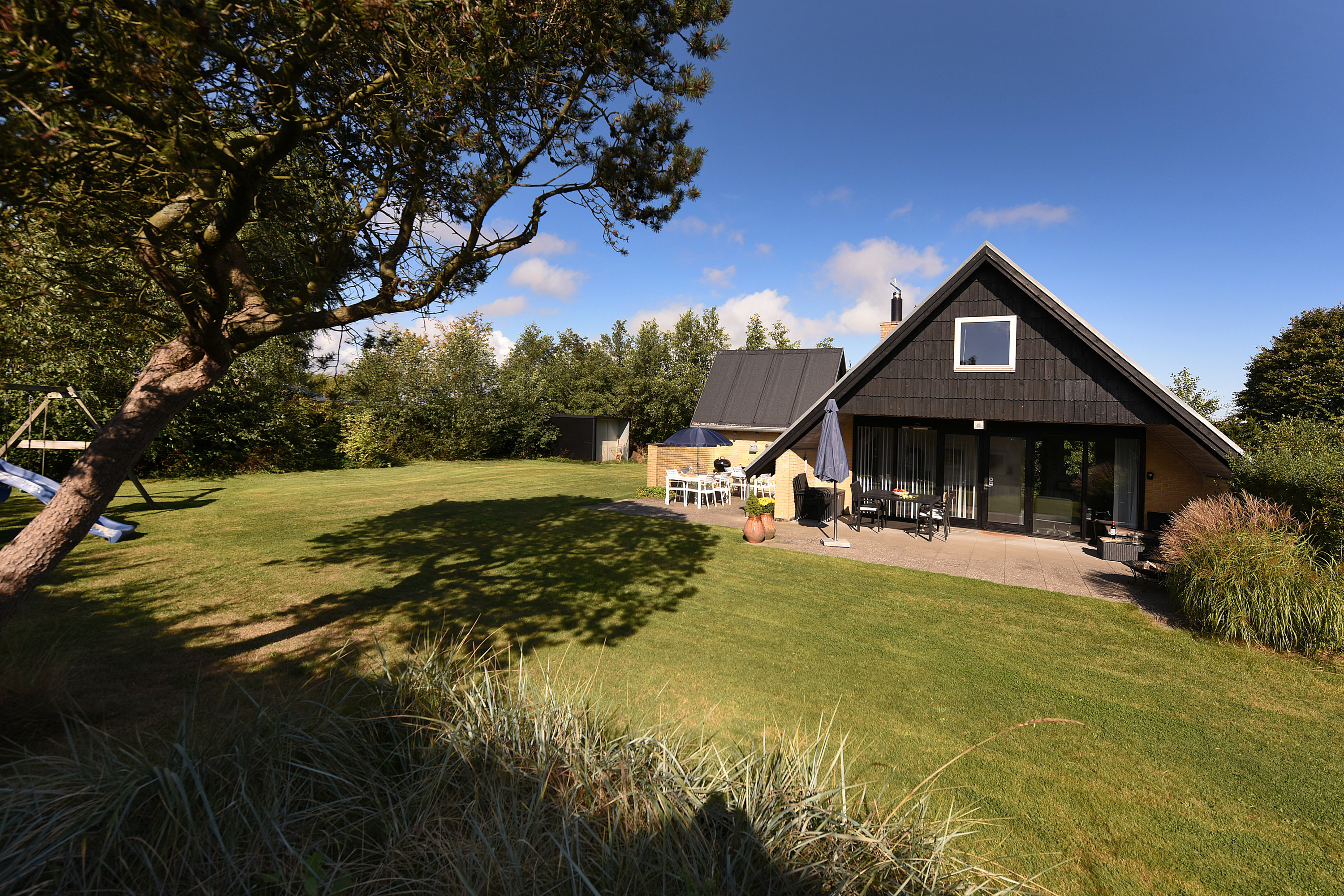 Fremhævet  billede i fuldskærmstilstand. Billede af Hasselvænget 10, Dyngby Strand, 8300 Odder