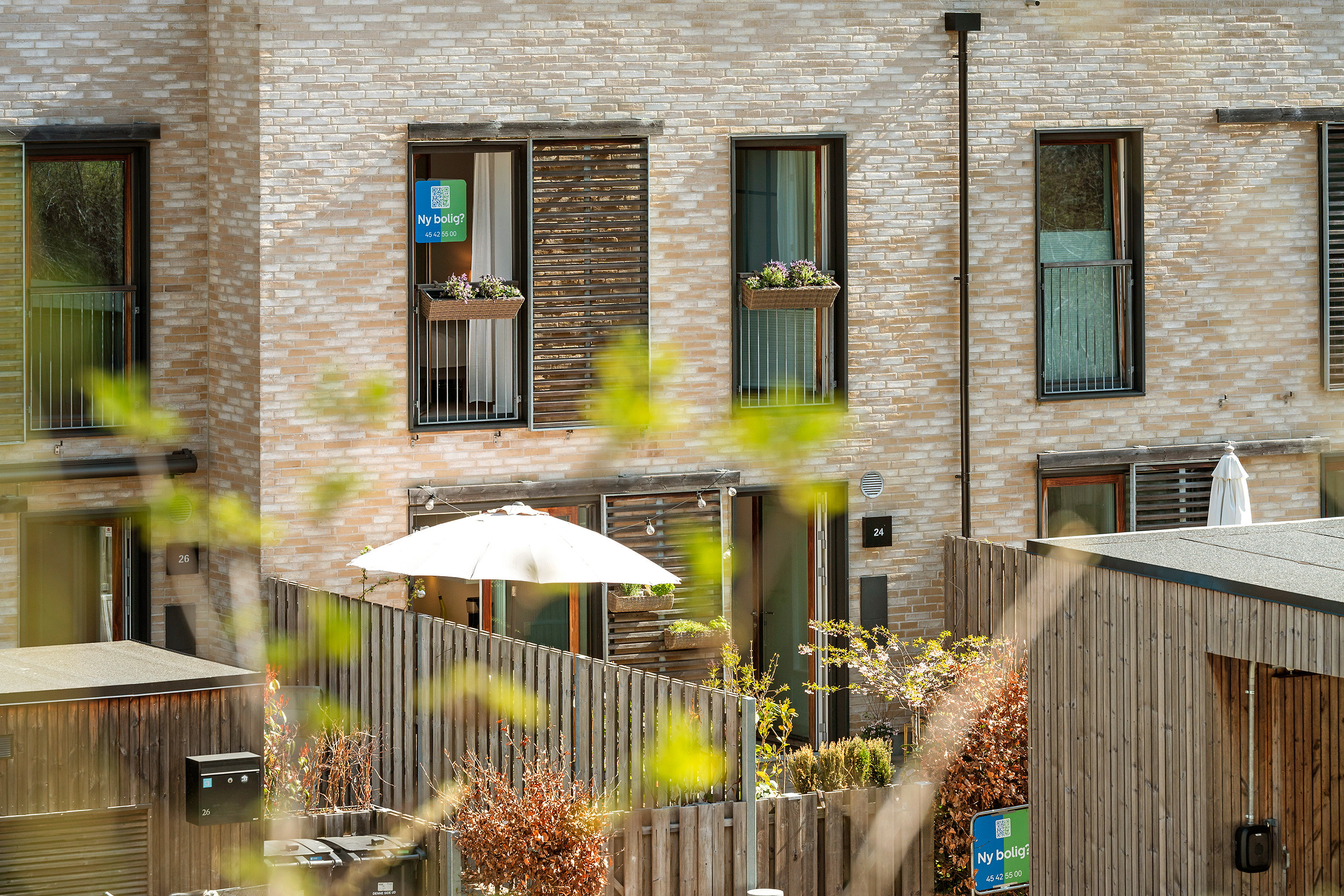 Fremhævet ejendommen billede i fuldskærmstilstand. Billede af Ralphs Vænge 24, 2950 Vedbæk