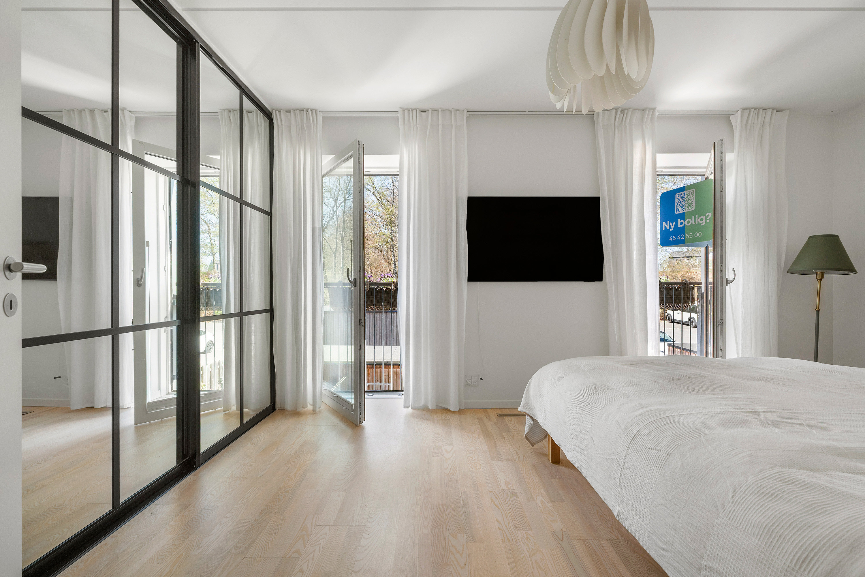 Fremhævet soveværelse billede i fuldskærmstilstand. Billede af Ralphs Vænge 24, 2950 Vedbæk