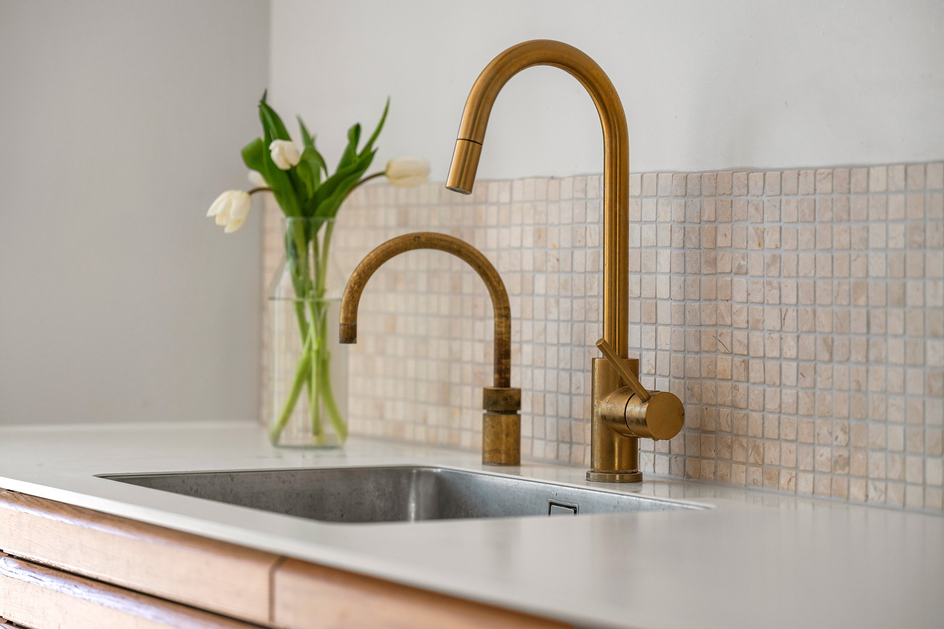 Fremhævet køkken billede i fuldskærmstilstand. Billede af Ralphs Vænge 24, 2950 Vedbæk