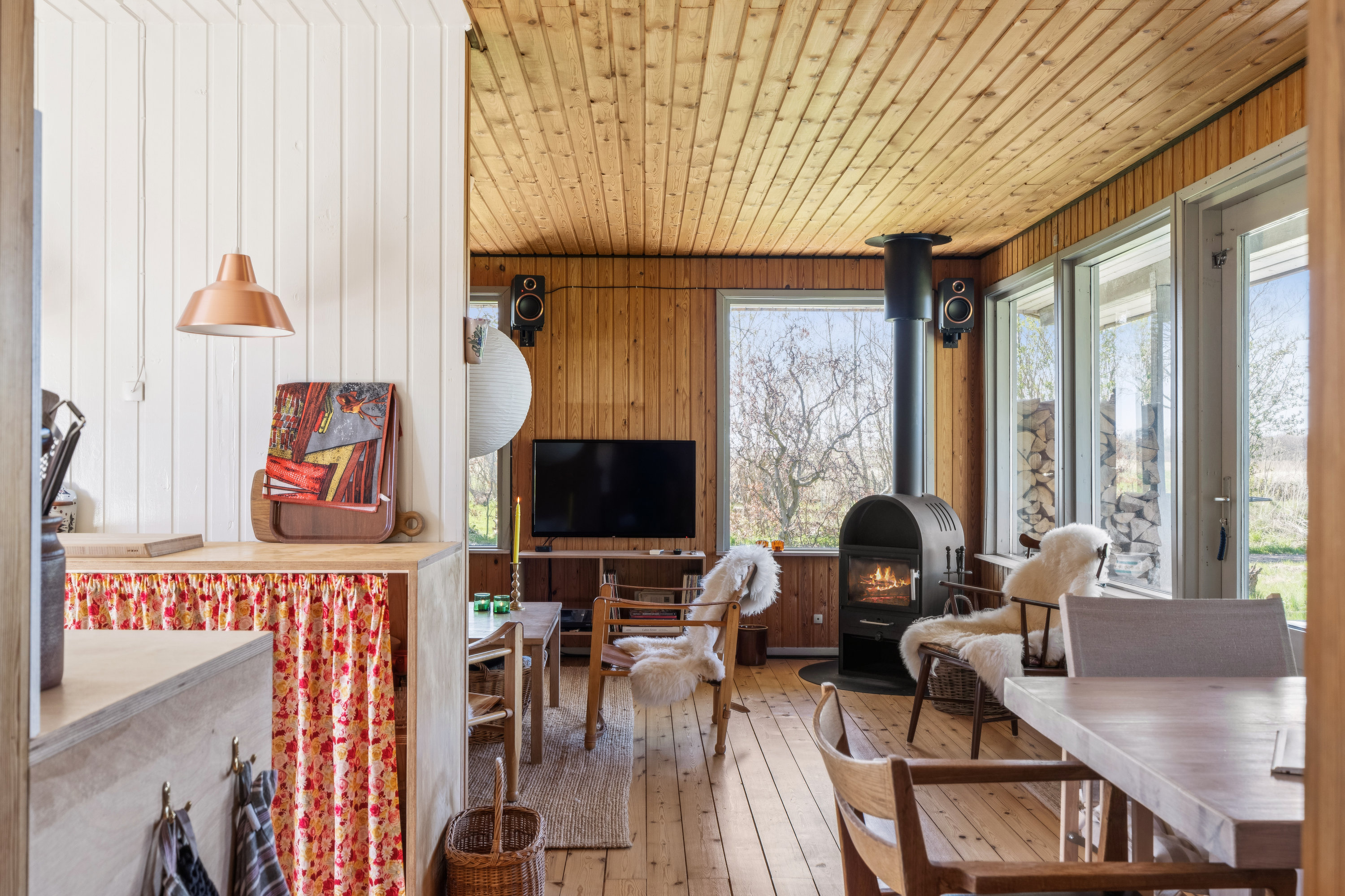 Fremhævet spisestue billede i fuldskærmstilstand. Billede af Vestensøvej 40, Elsegårde, 8400 Ebeltoft