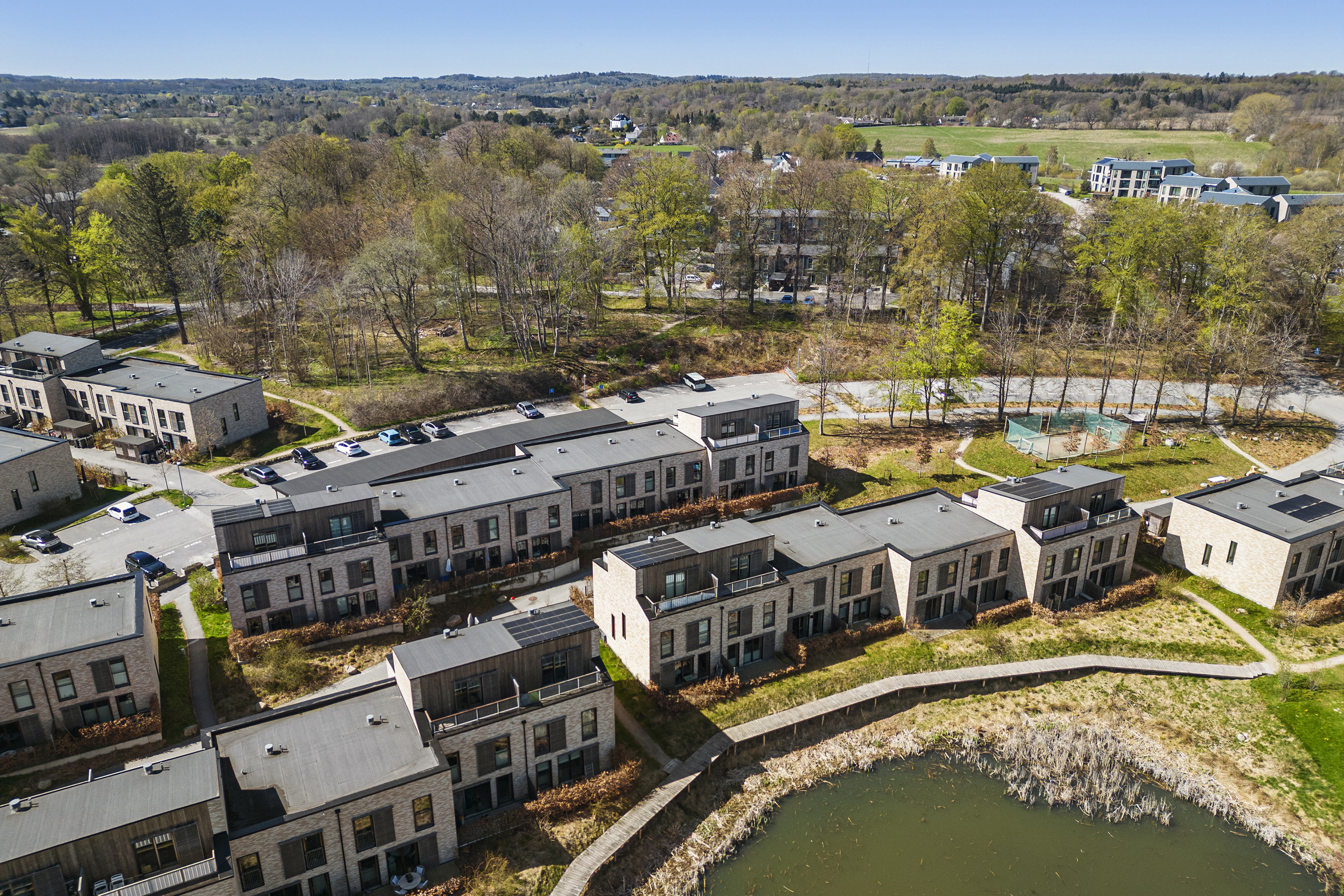 Fremhævet område billede i fuldskærmstilstand. Billede af Ralphs Vænge 24, 2950 Vedbæk