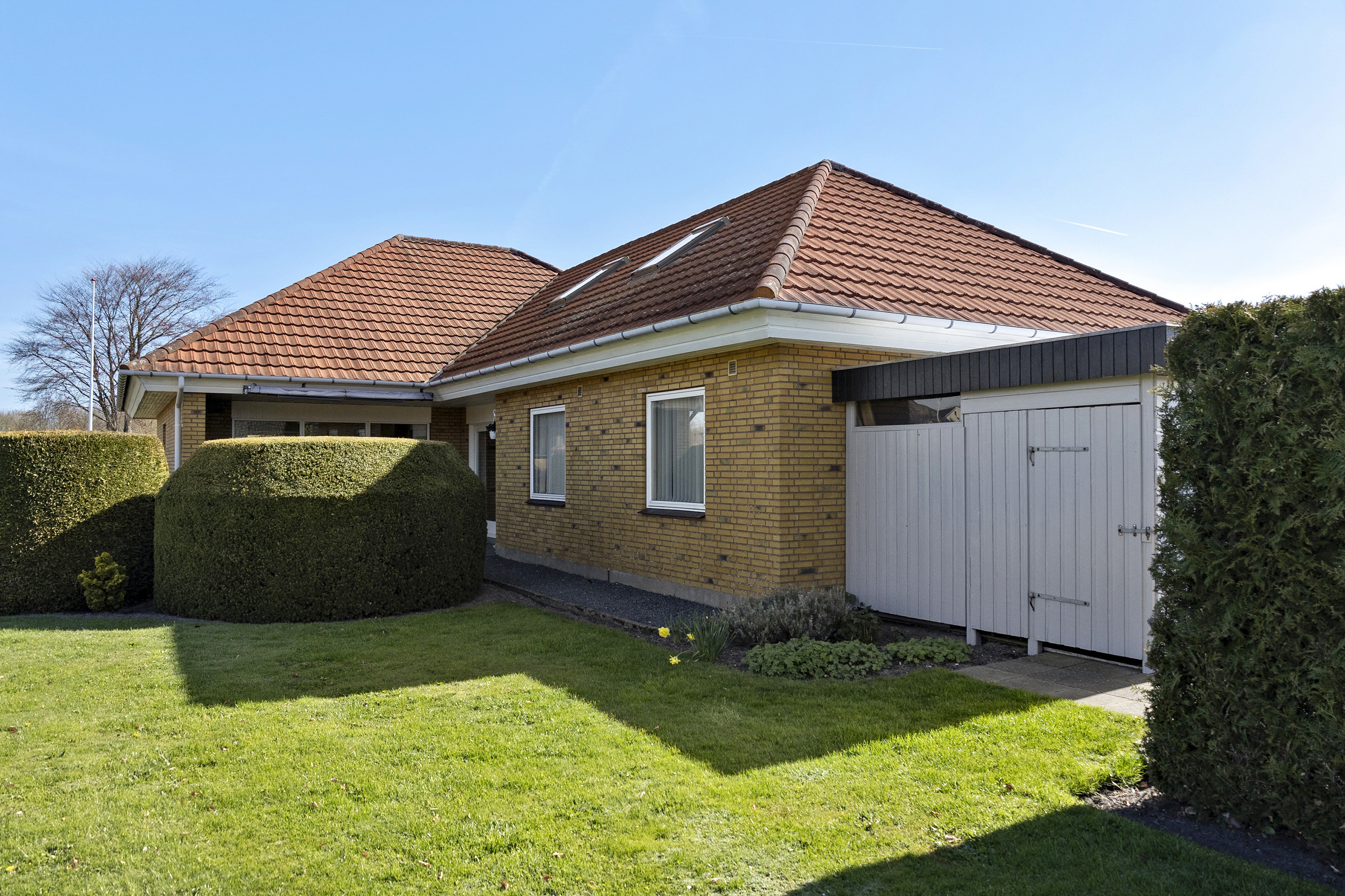 Fremhævet ejendommen billede i fuldskærmstilstand. Billede af Kastanievej 1, 6600 Vejen