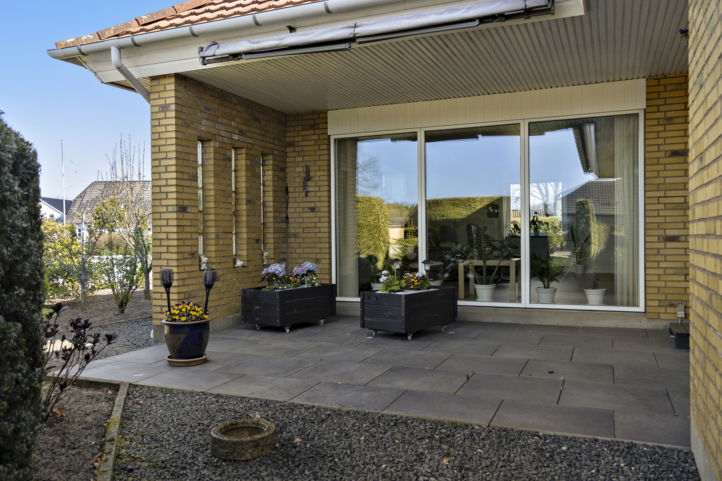 Fremhævet terrasse billede i fuldskærmstilstand. Billede af Kastanievej 1, 6600 Vejen