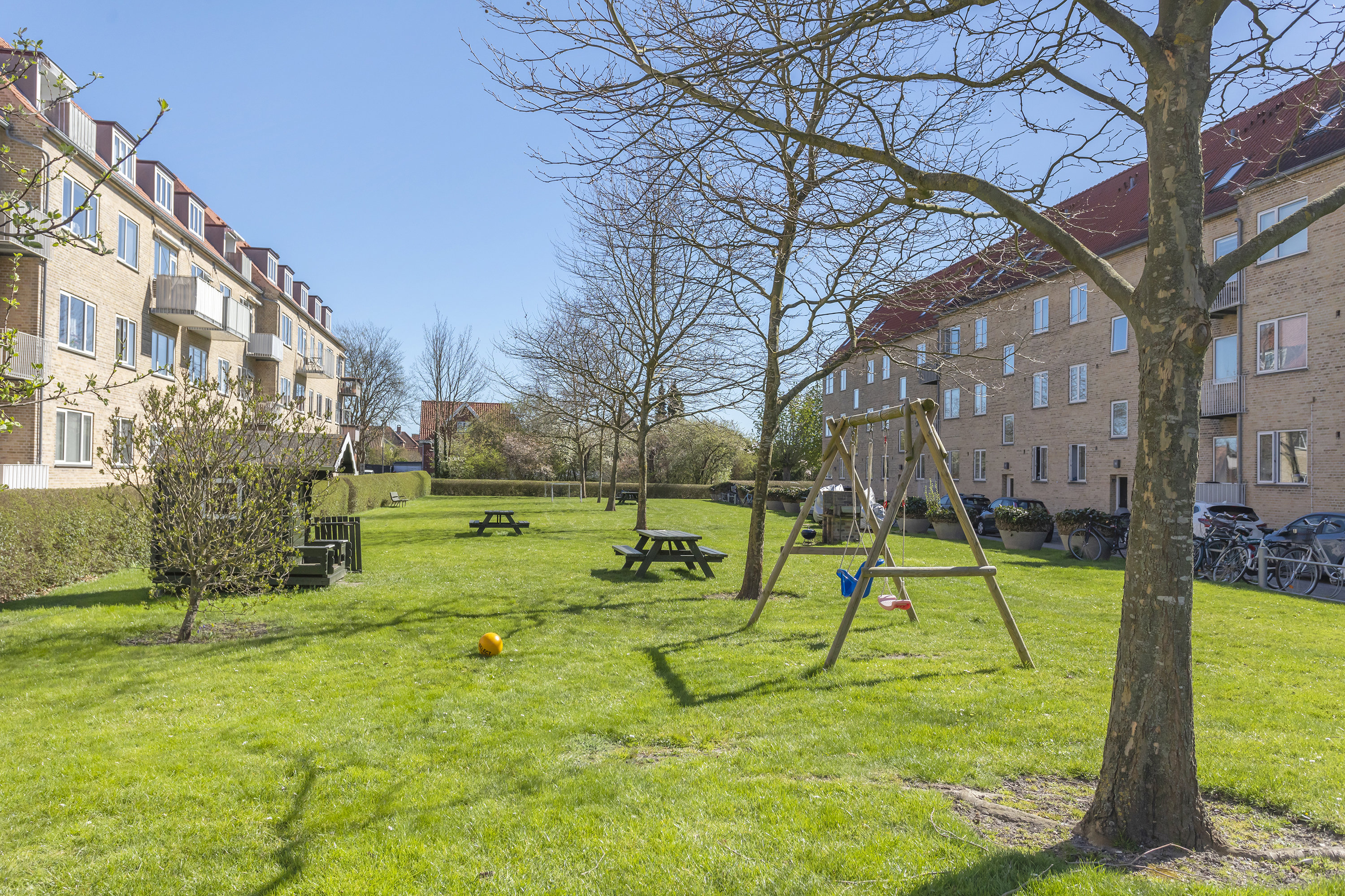 Fremhævet gårdmiljø billede i fuldskærmstilstand. Billede af Tønnesvej 6, st.. th., 2300 København S