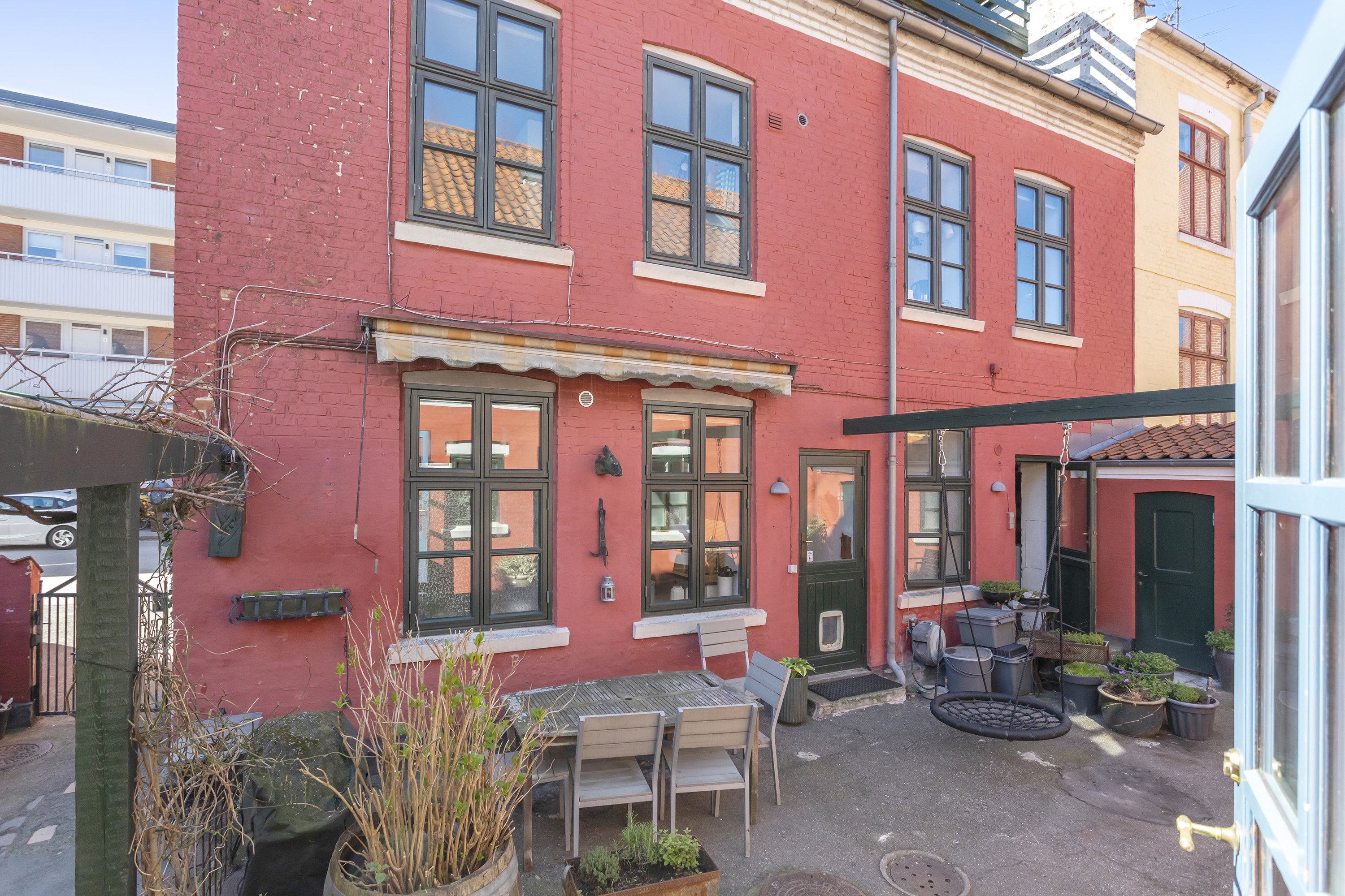 Fremhævet andet billede i fuldskærmstilstand. Billede af Kirkegårdsvej 15, st.., 2300 København S