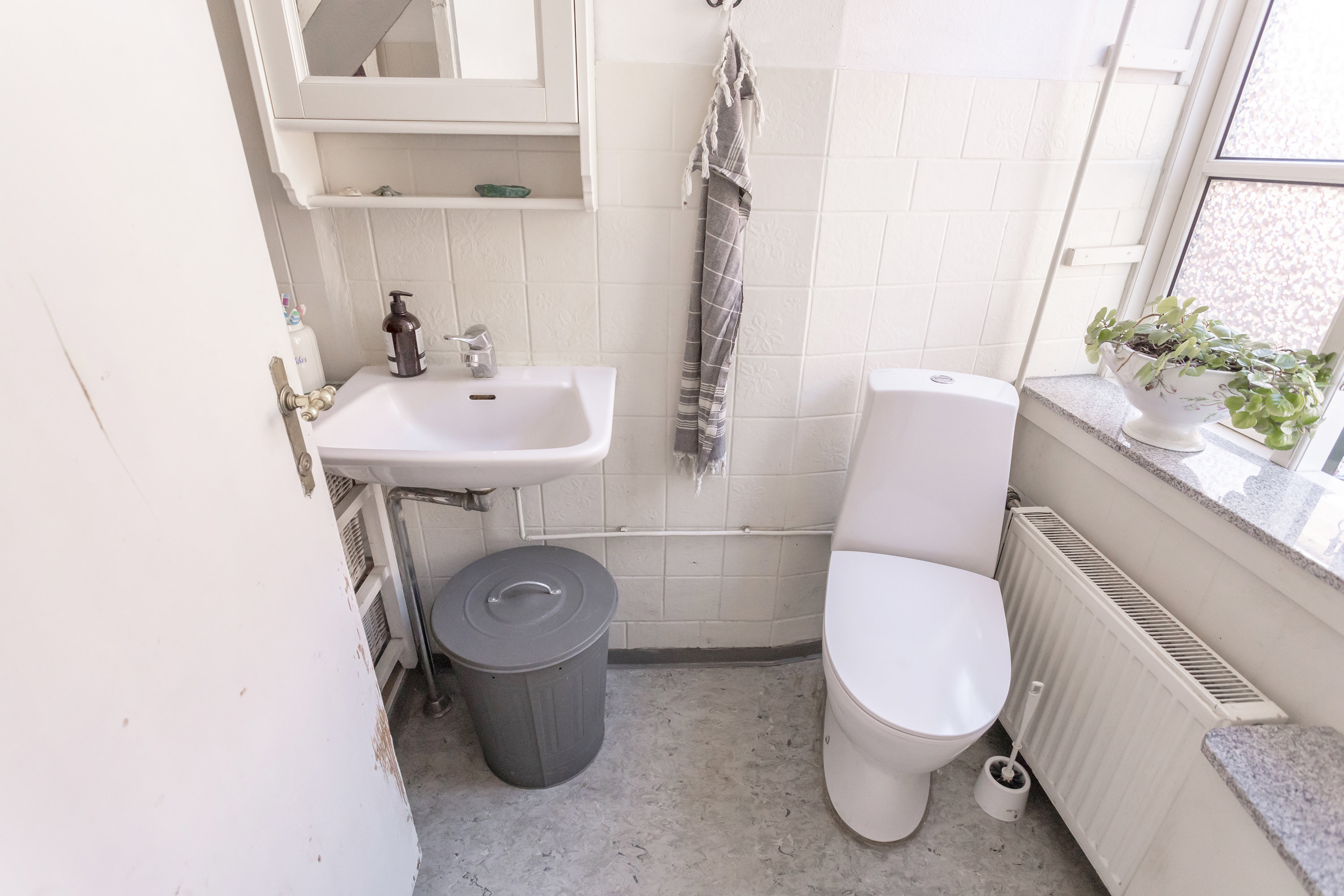 Fremhævet toilet billede i fuldskærmstilstand. Billede af Kirkegårdsvej 15, st.., 2300 København S